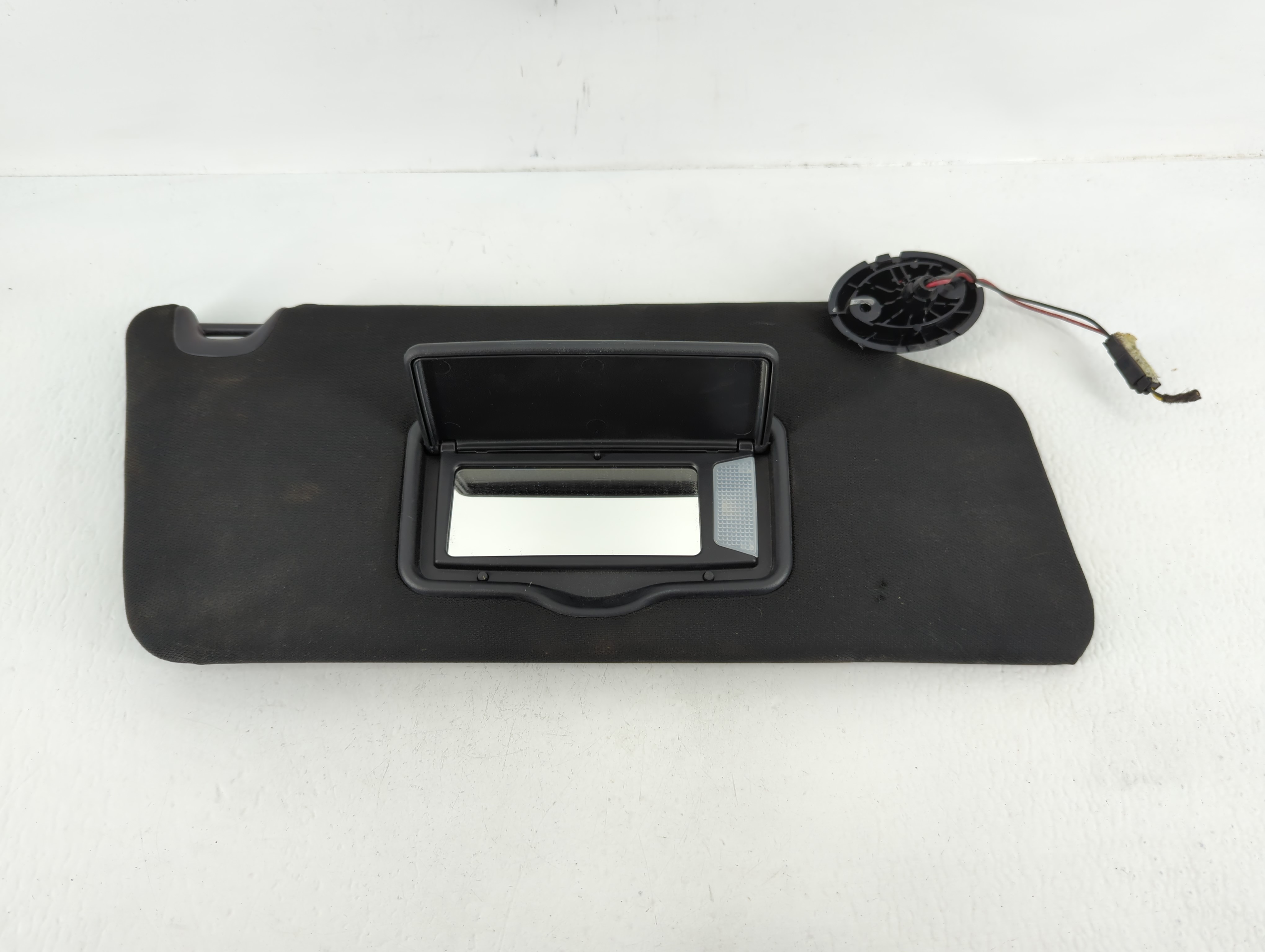 2016 Ford Explorer Passenger Sun Visor Mirror Right Sunvisor Black 666706 - Oemusedautoparts1.com