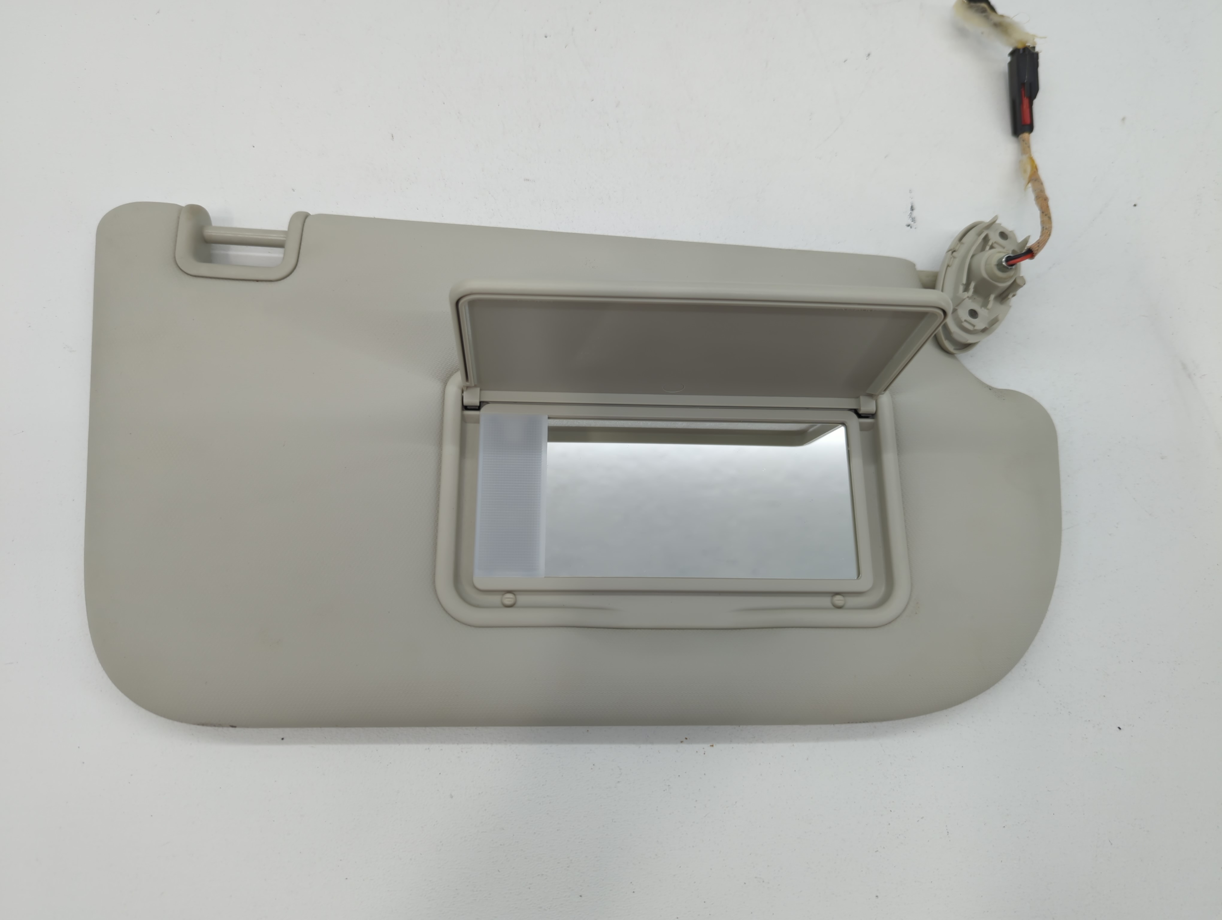 Picture of 2013-2018 Ford Focus Passenger Sun Visor Mirror Right Sunvisor Ivory 666983