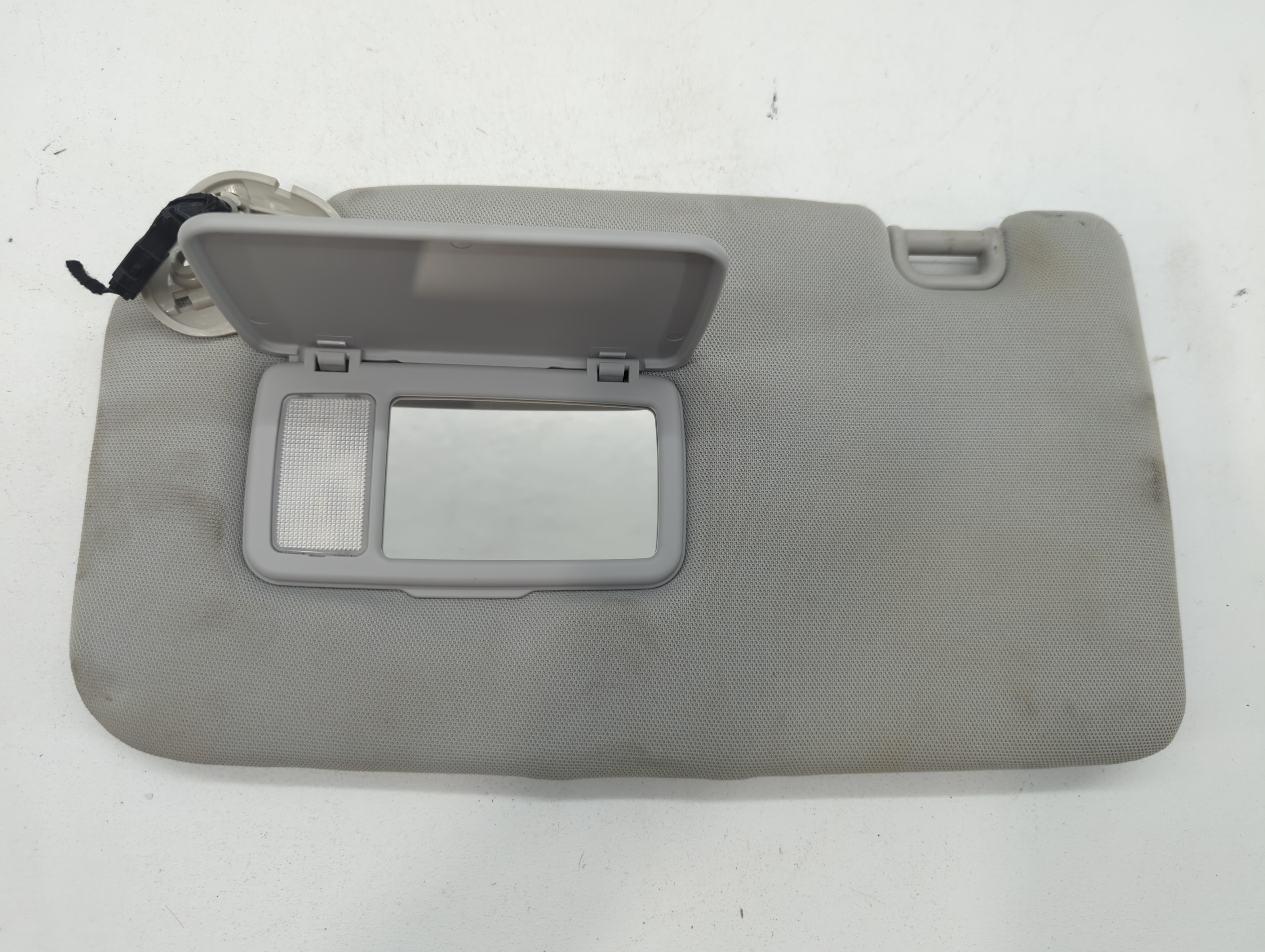 2017 Subaru Forester Driver Sun Visor Mirror Left Sunvisor Grey 667026 - Oemusedautoparts1.com