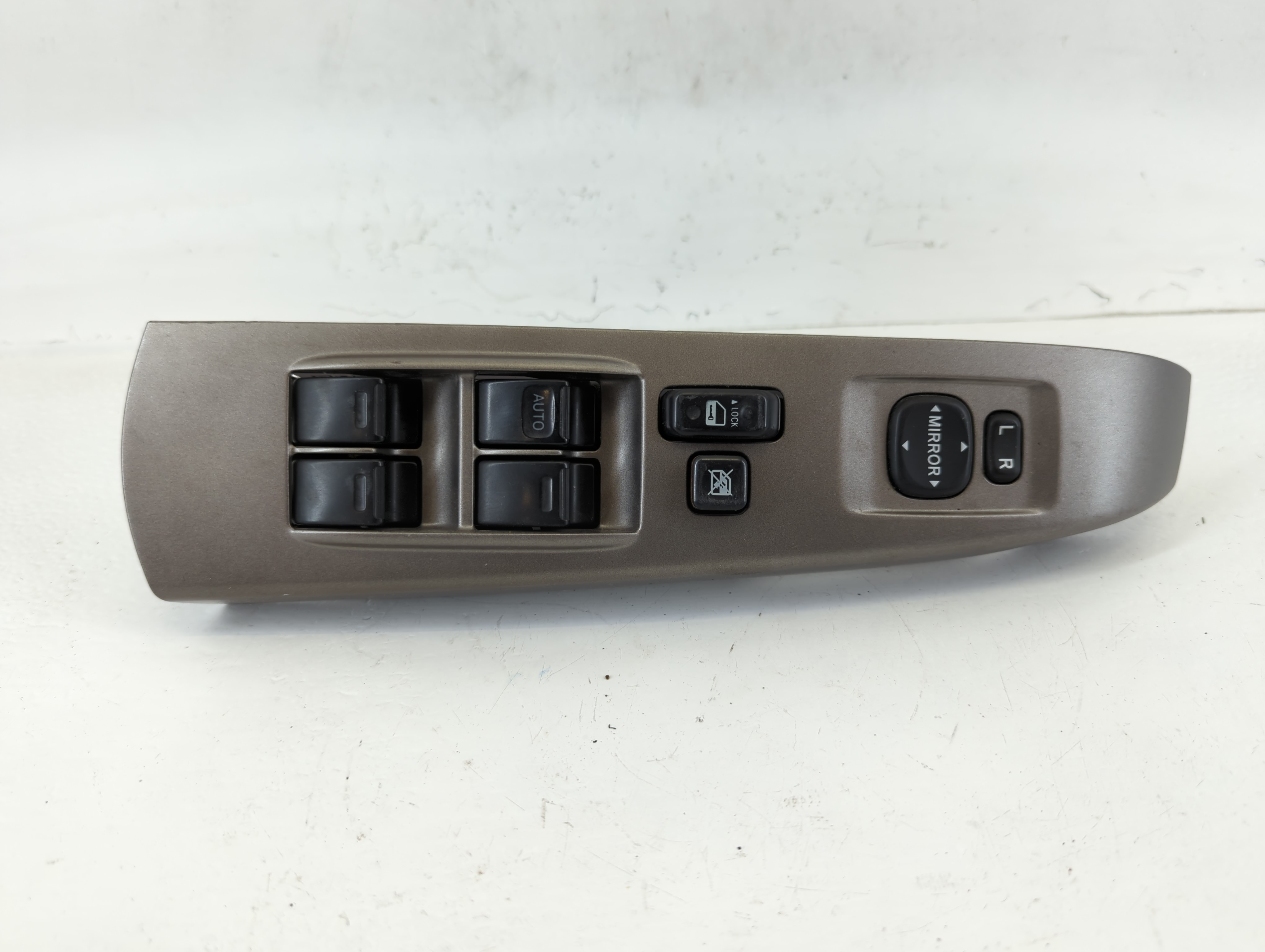 Picture of 2004-2009 Toyota Prius Driver Left Door Master Power Window Switch 667693