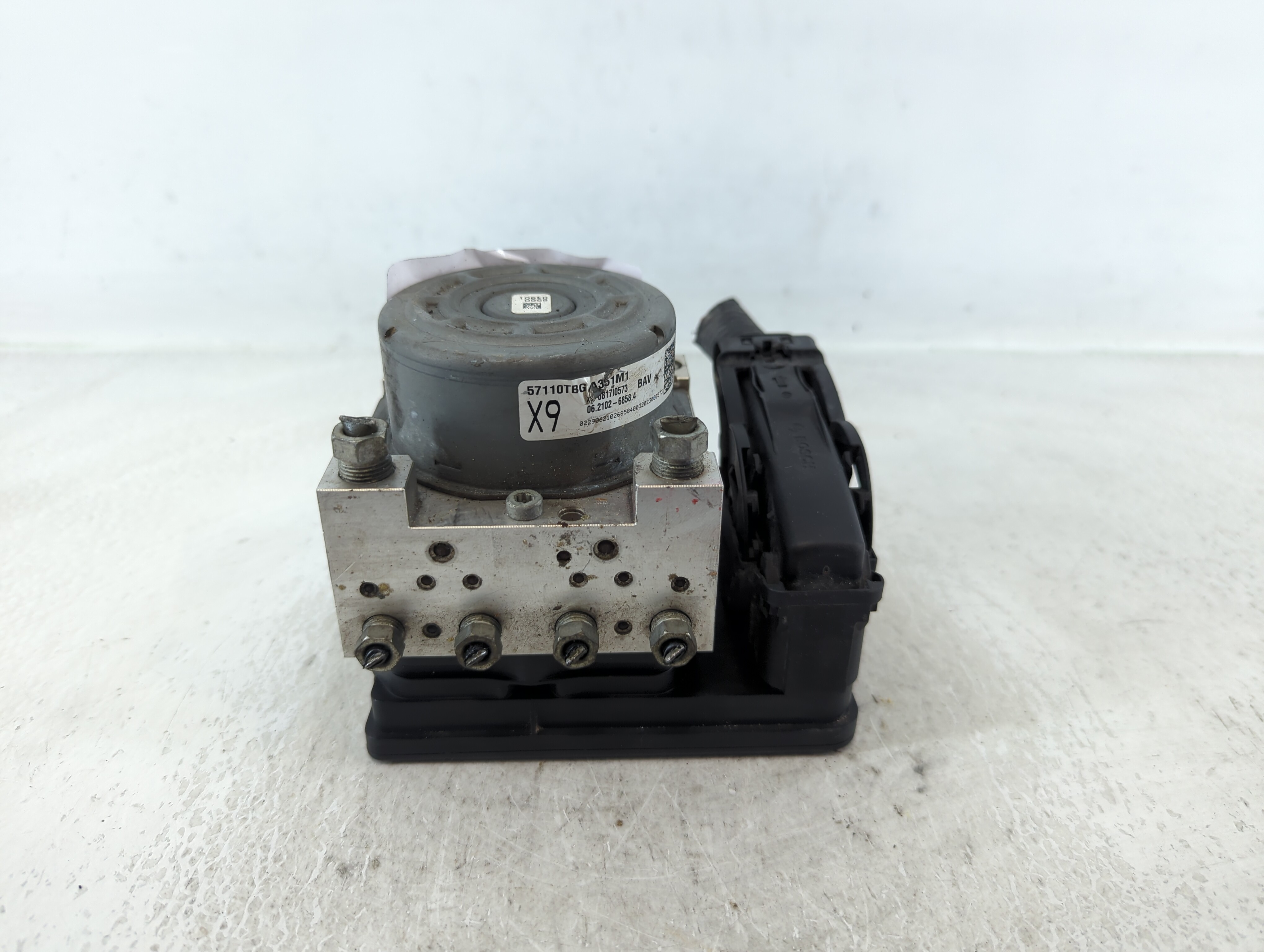 Picture of 2019-2020 Honda Civic Abs Pump Control Module 668235