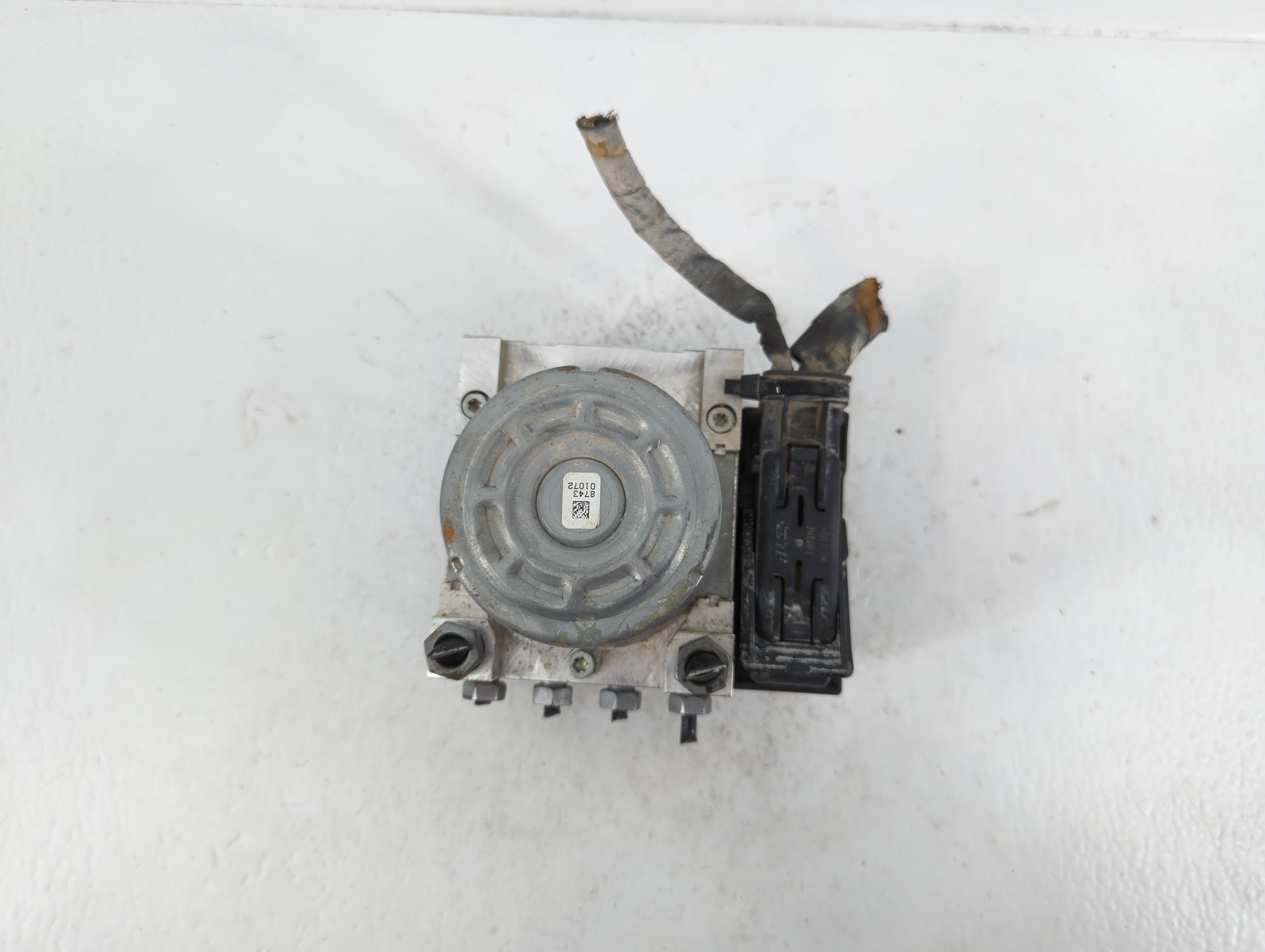 2016 Ford Explorer Abs Pump Control Module 668289 - Oemusedautoparts1.com