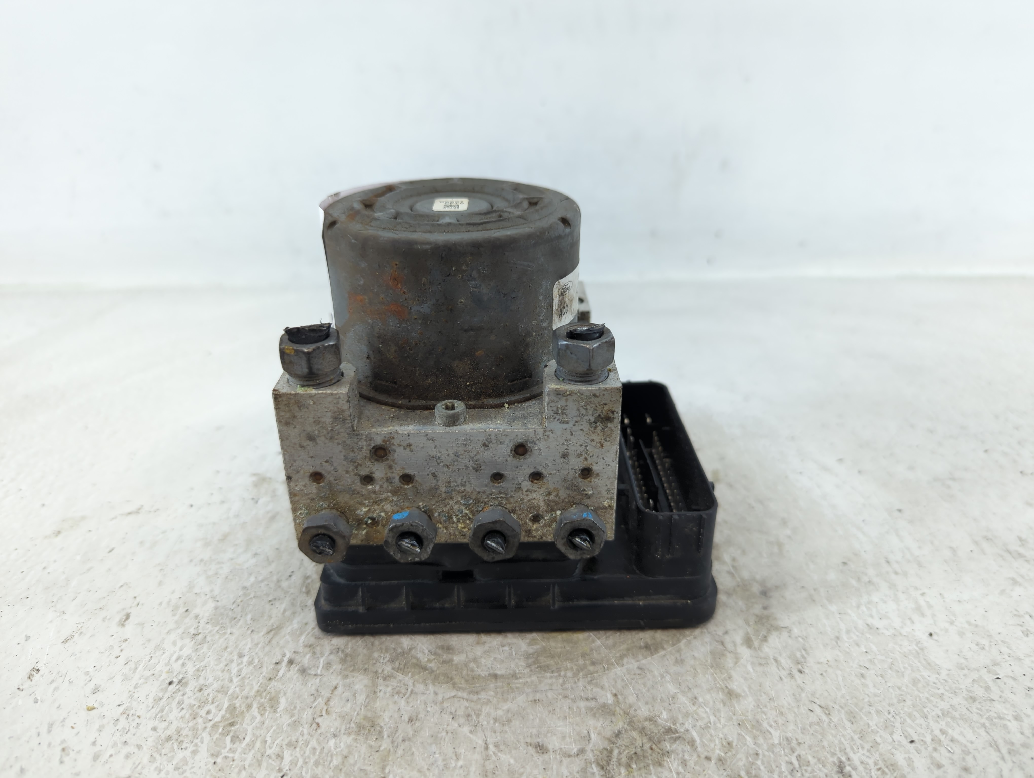 2016 Ford Explorer Abs Pump Control Module 668477 - Oemusedautoparts1.com