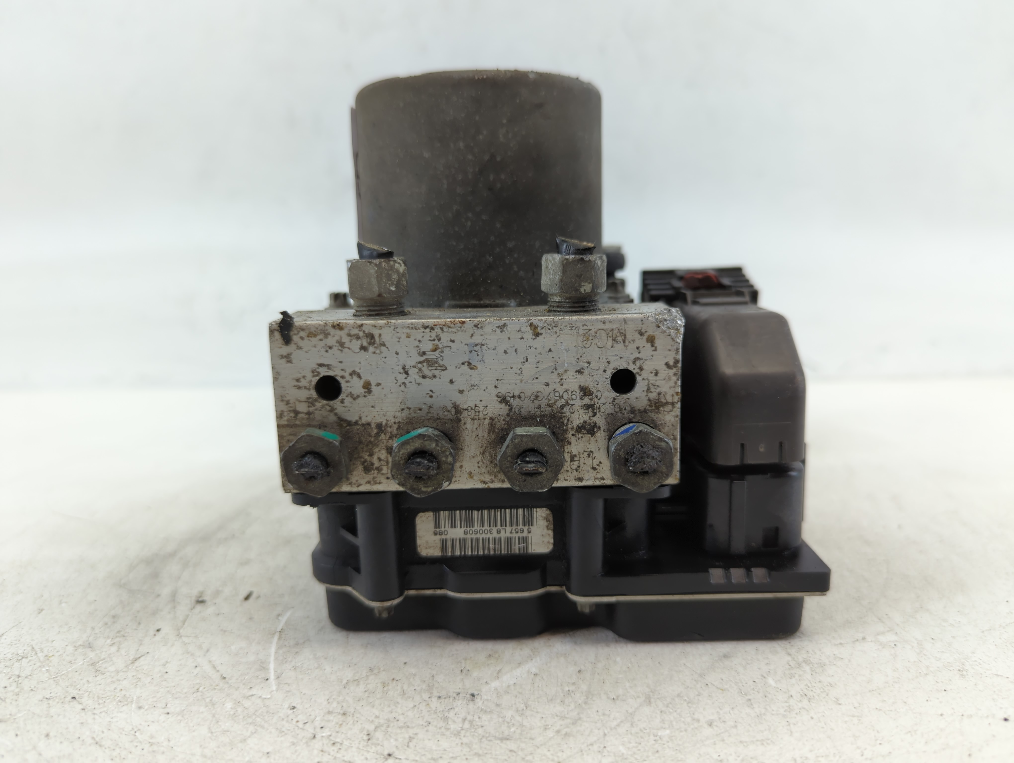 Saturn Outlook Abs Pump Control Module 668540 - Oemusedautoparts1.com