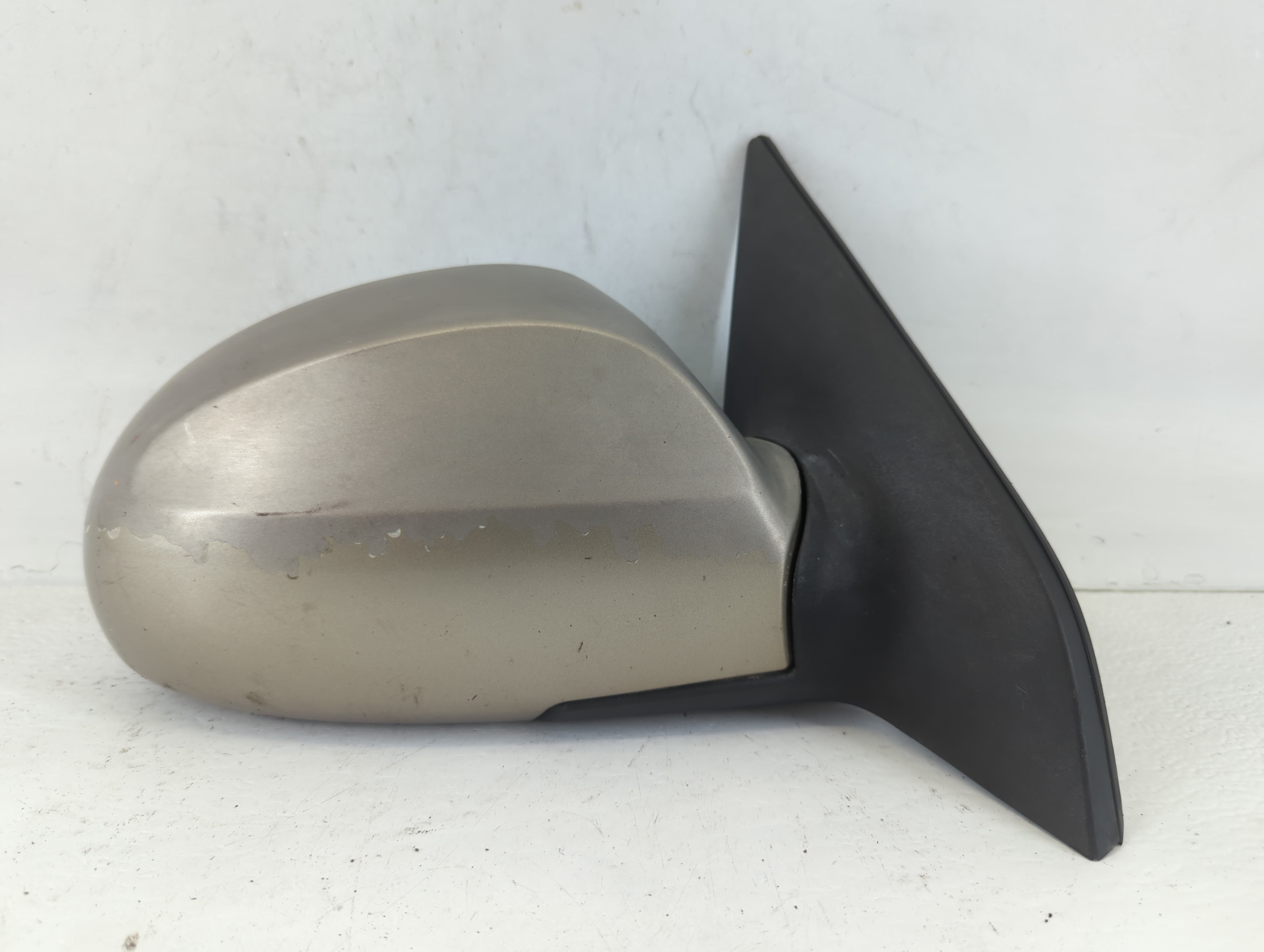 2008 Kia Spectra Passenger Right Side View Manual Door Mirror Light Beige 668948 - Oemusedautoparts1.com