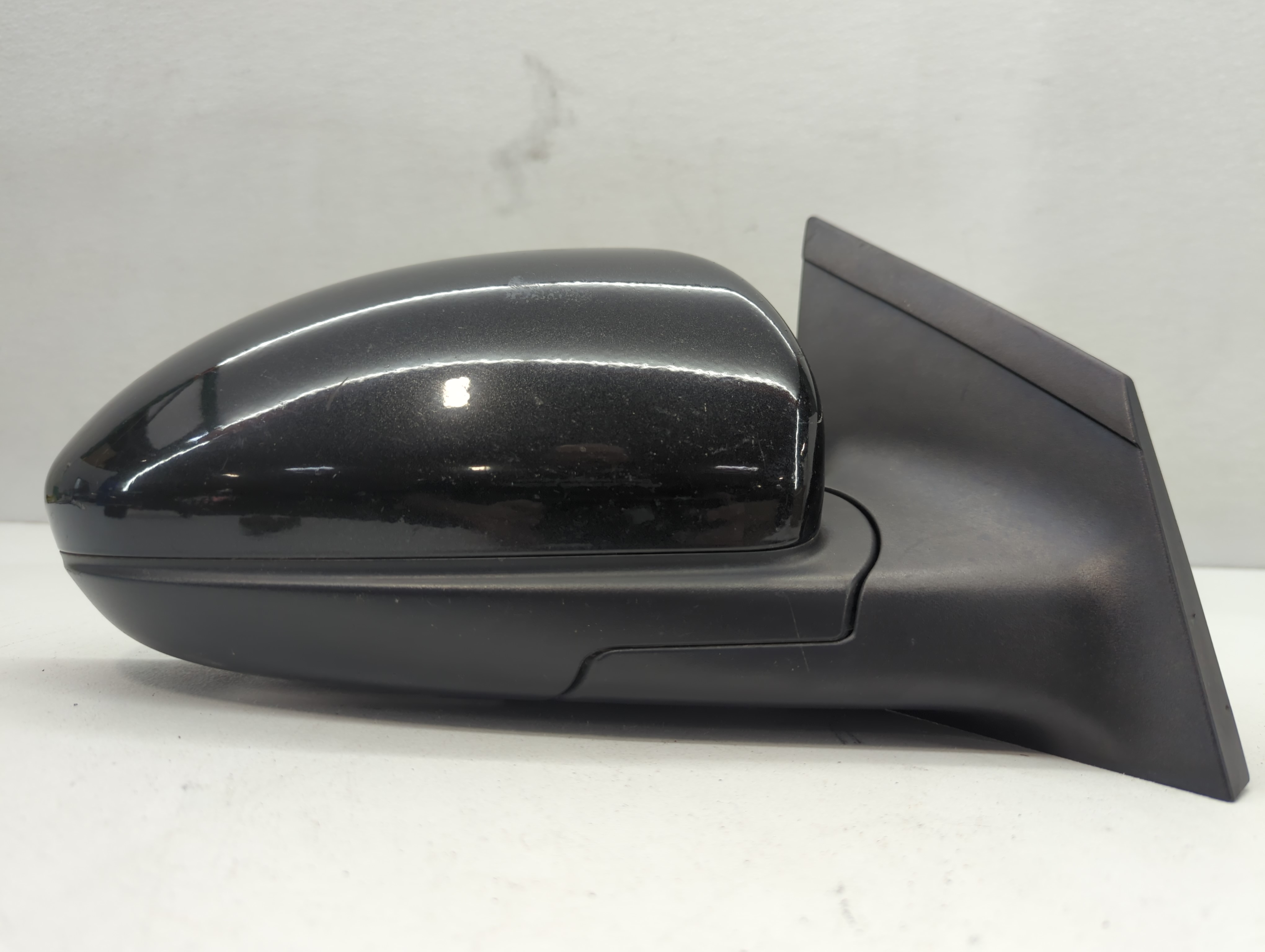 2011-2016 Chevrolet Cruze Passenger Right Side View Power Door Mirror 669039 - Oemusedautoparts1.com