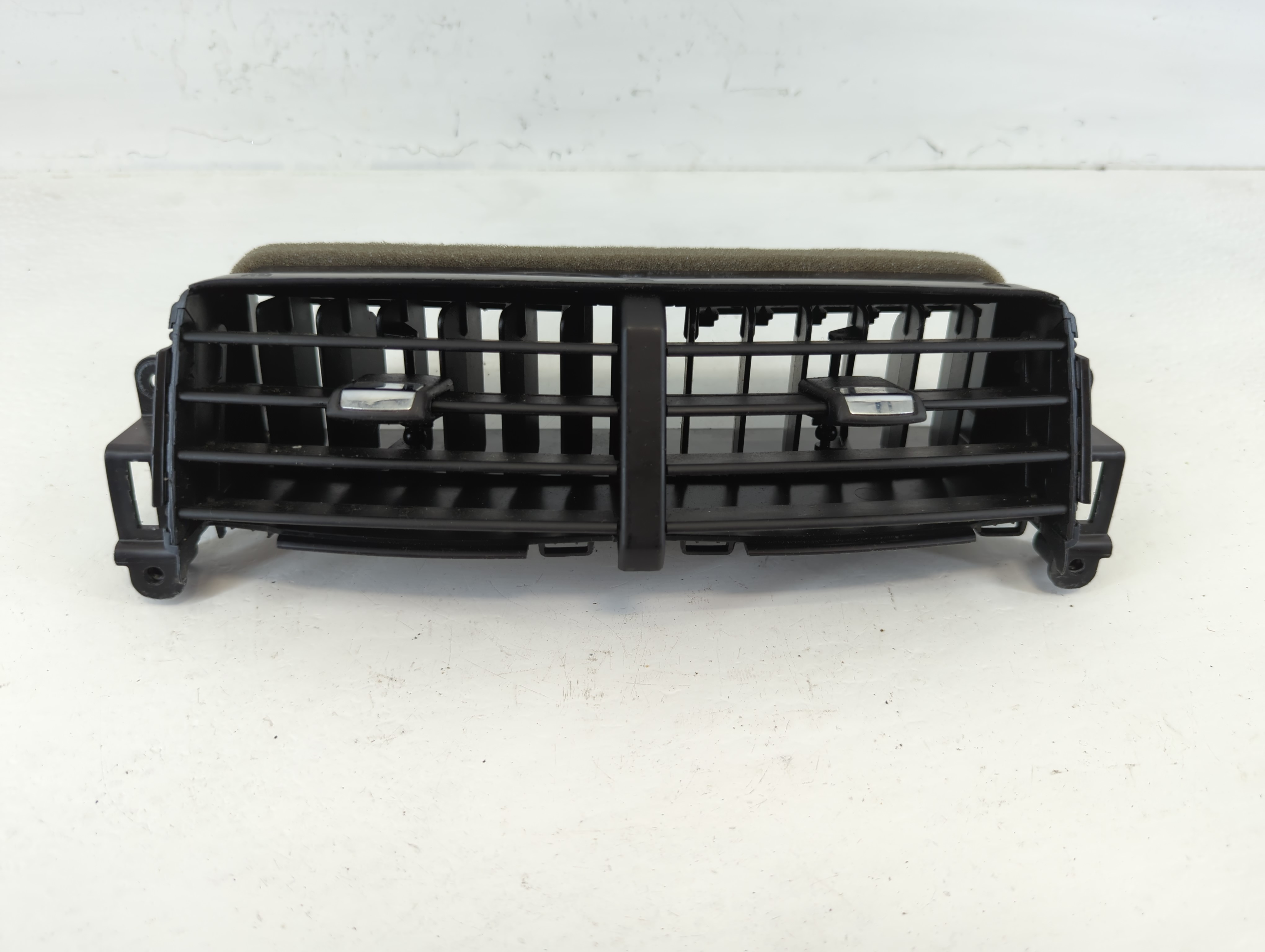 2013 Ford Edge  Center Dash Air Vent  669282 - Oemusedautoparts1.com