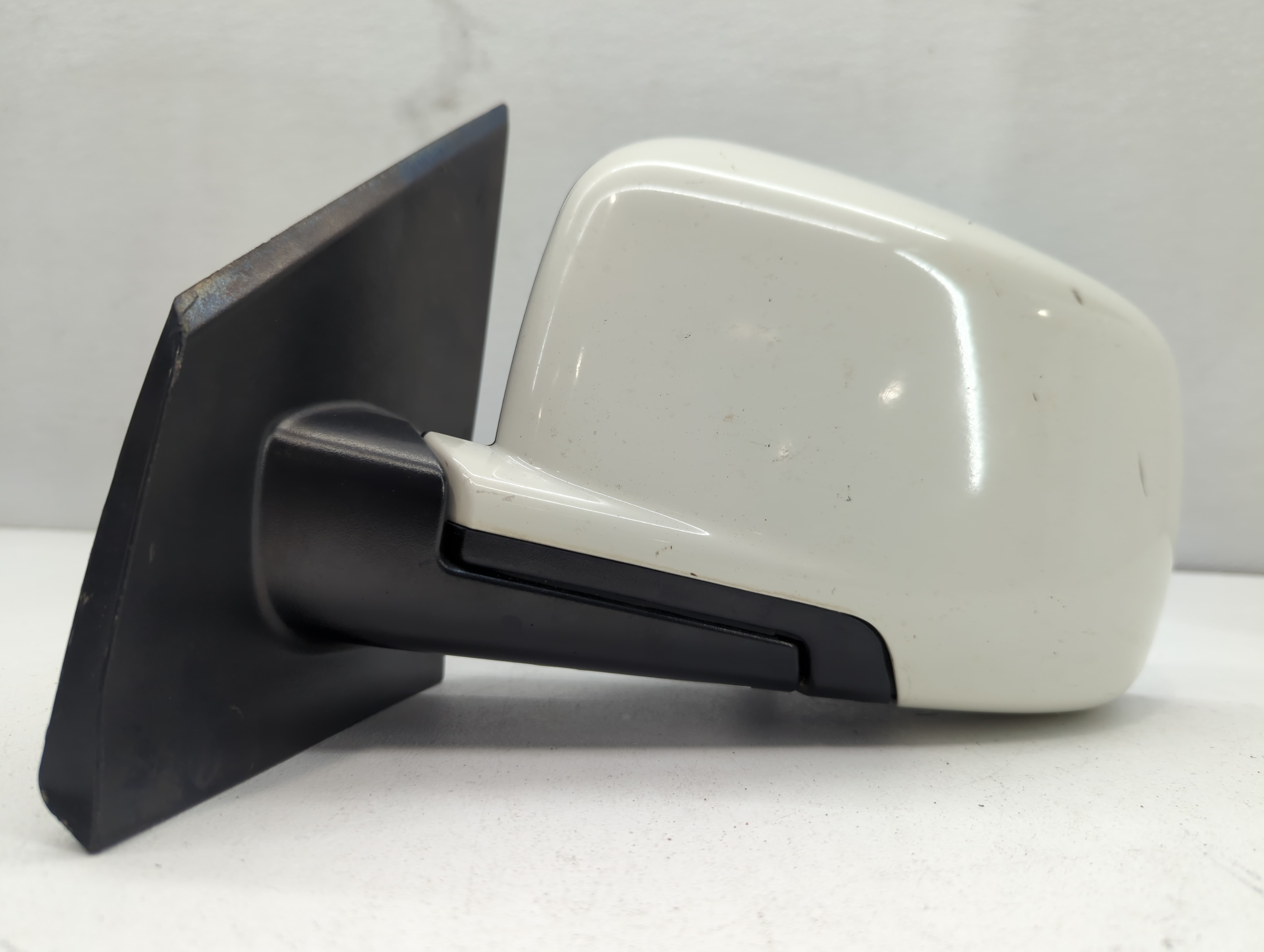 Picture of 2011 Dodge Journey Driver Left Side View Power Door Mirror White 669447