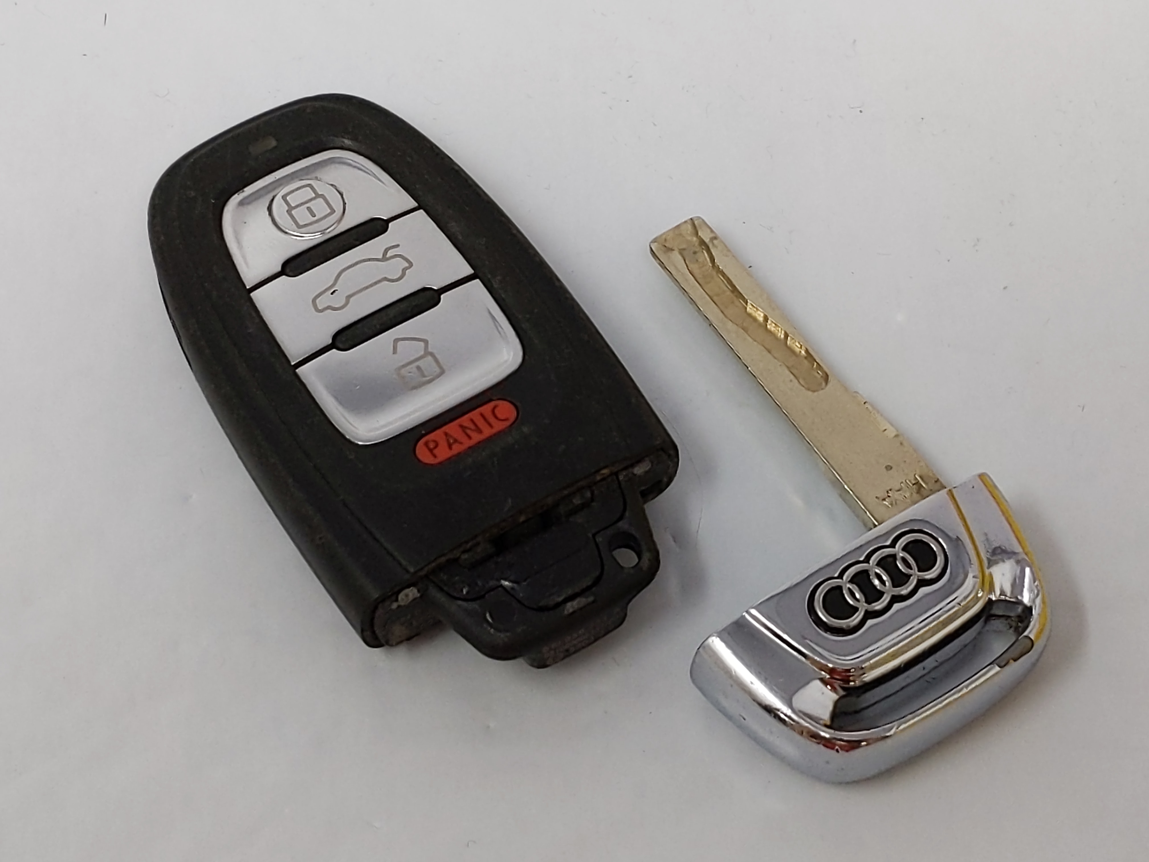 Audi Keyless Entry Remote Fob IYZFBSB802 4 buttons 67041 - Oemusedautoparts1.com