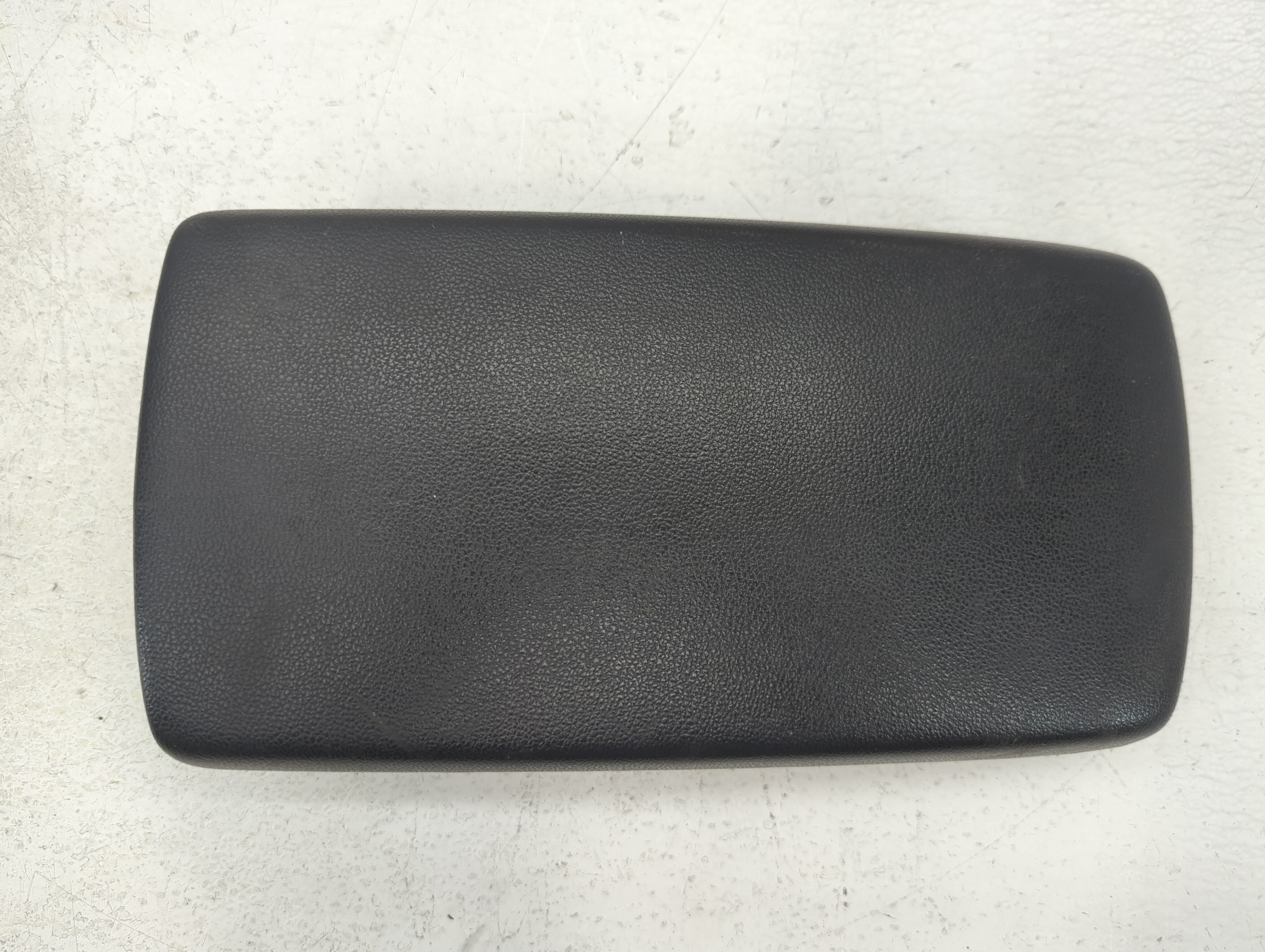2019-2022 Kia Forte Center Console Armrest Cover Lid 670756 - Oemusedautoparts1.com