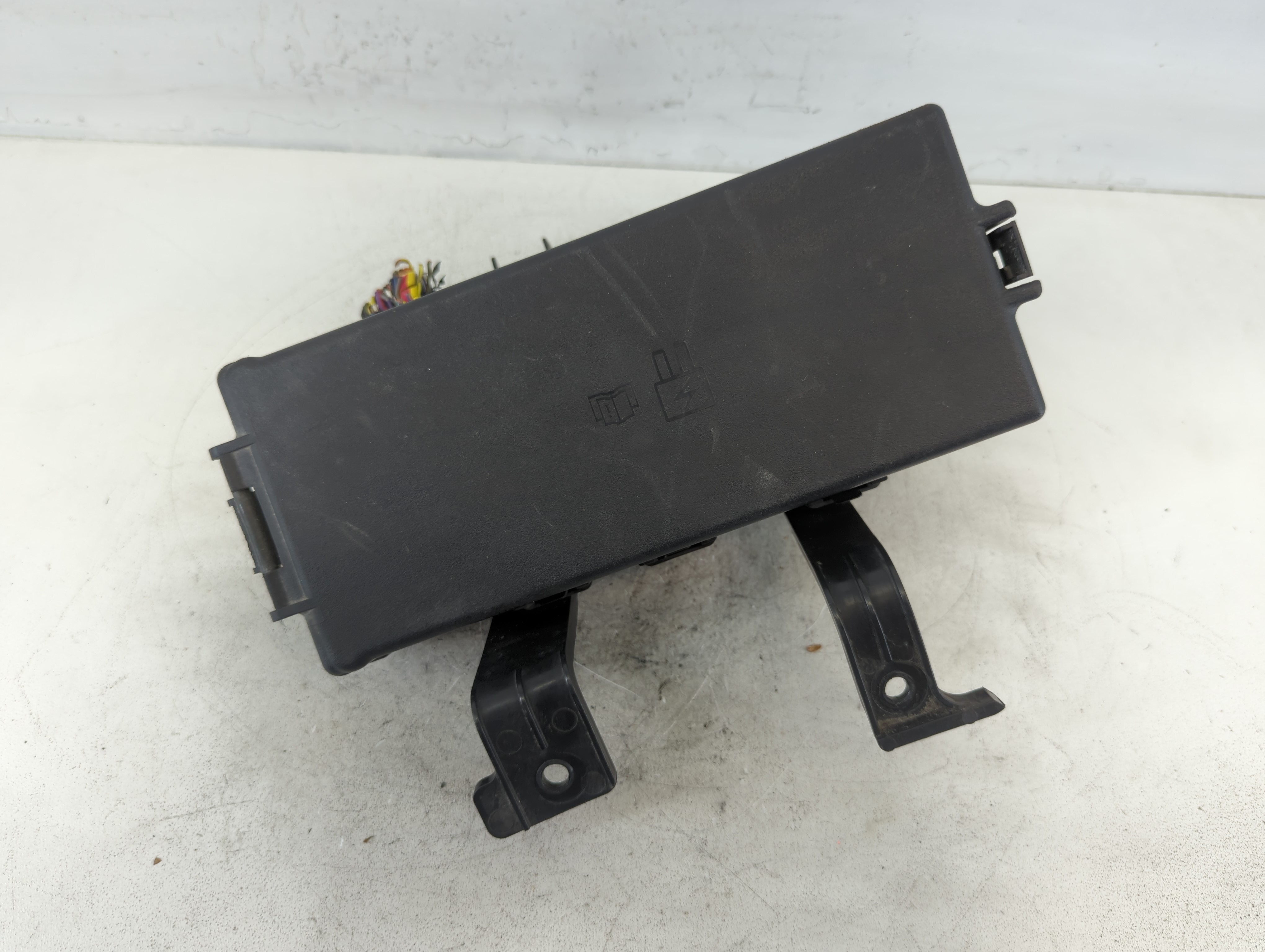 2010-2012 Ford Fusion Fusebox Fuse Box Relay Module Ae5t-14290-f 671841 - Oemusedautoparts1.com