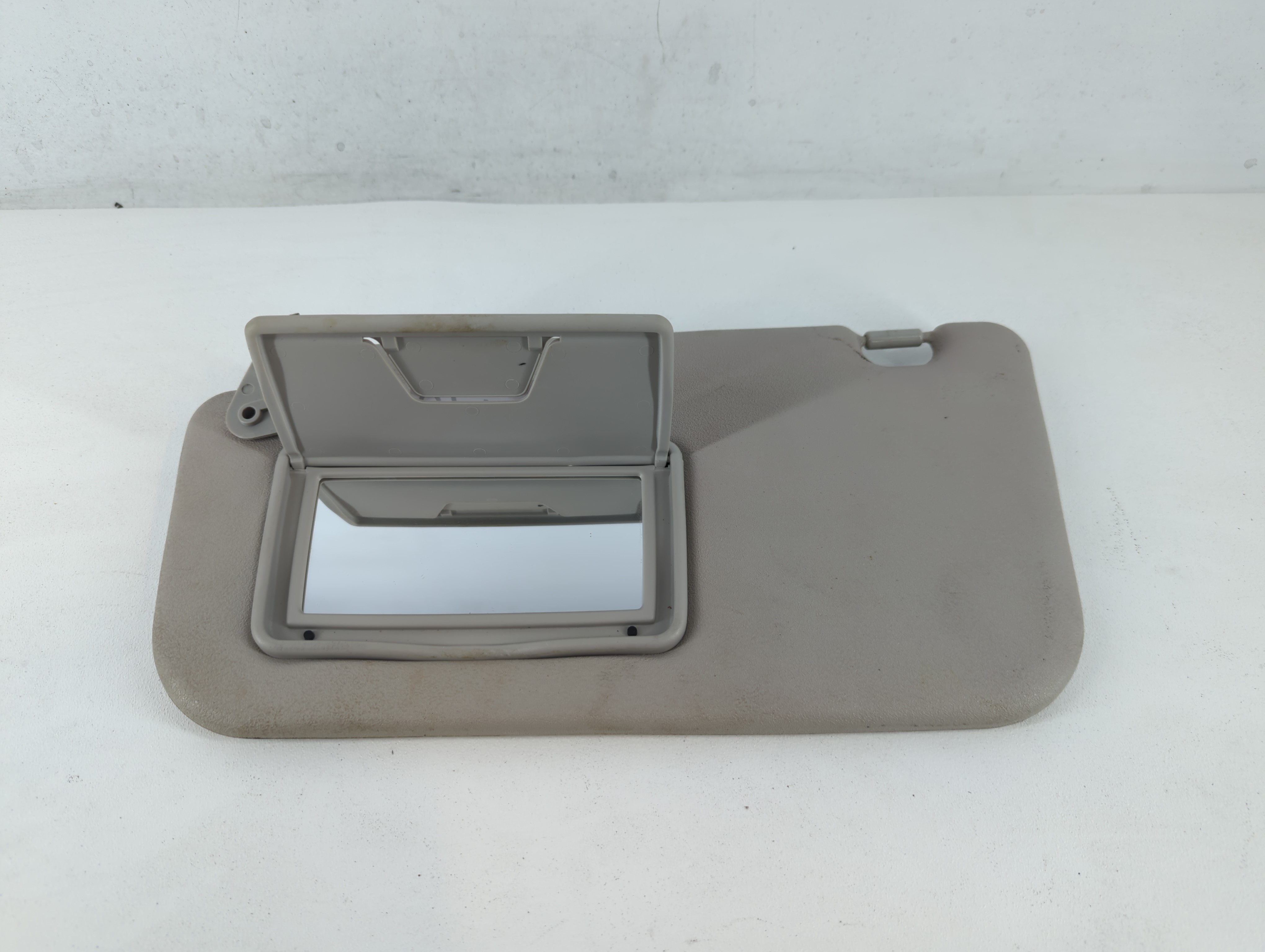 2014-2014 Mitsubishi Mirage Passenger Sun Visor Mirror Right Sunvisor 671885 - Oemusedautoparts1.com