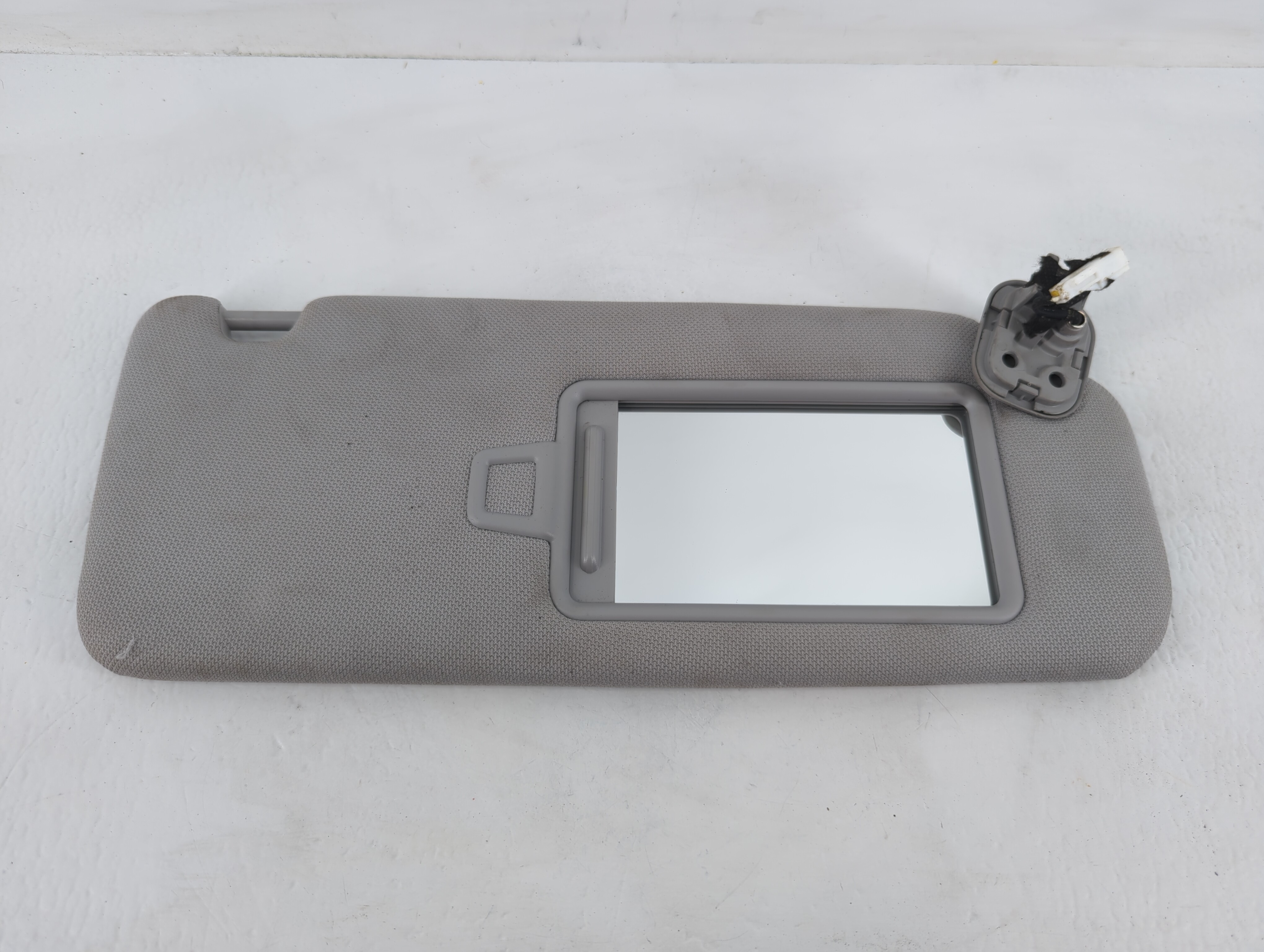 Hyundai Sonata Driver Sun Visor Mirror Left Sunvisor Gray 672347 - Oemusedautoparts1.com