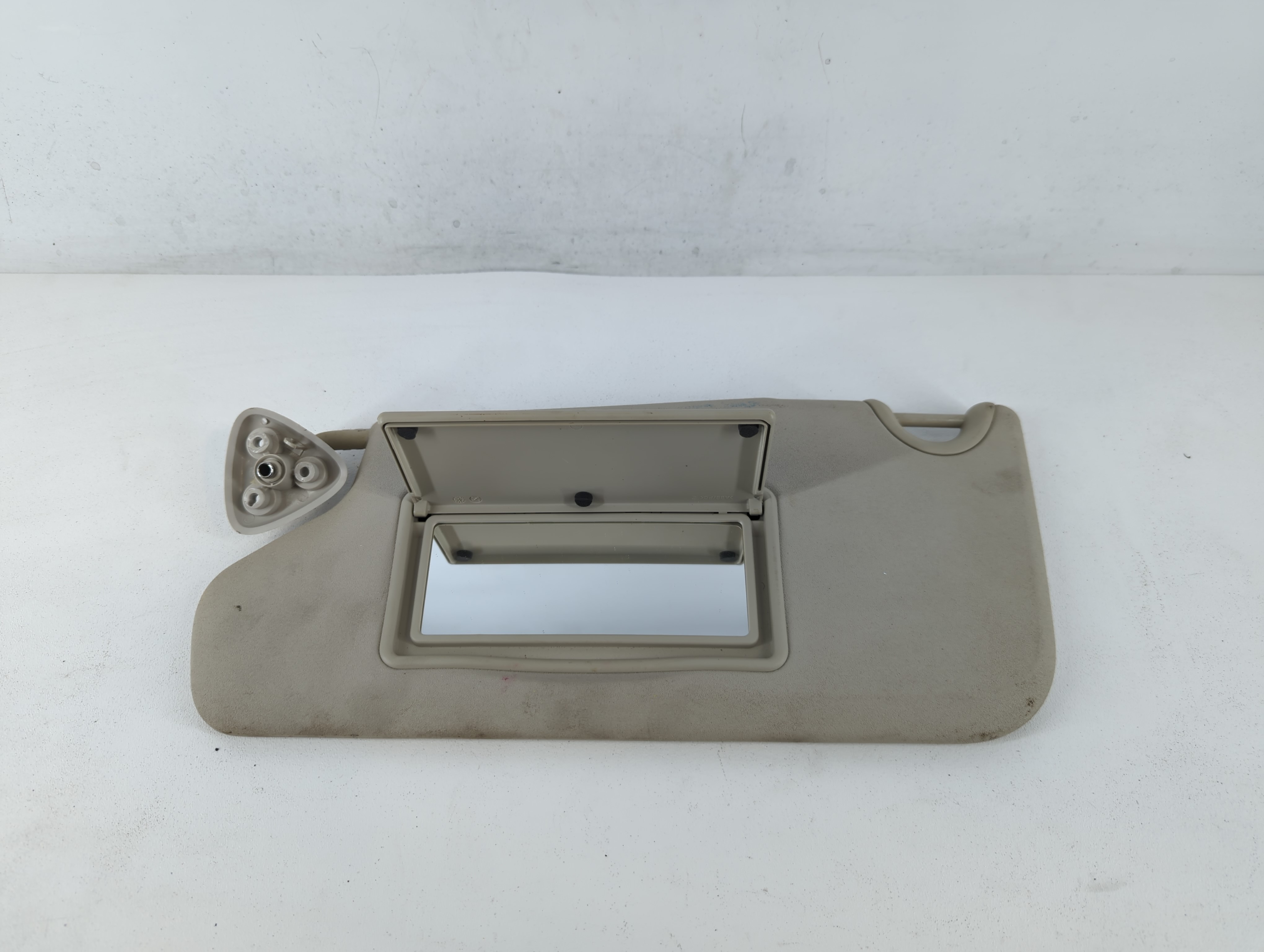 2020 Dodge Journey Driver Sun Visor Mirror Left Sunvisor Grey 672364 - Oemusedautoparts1.com