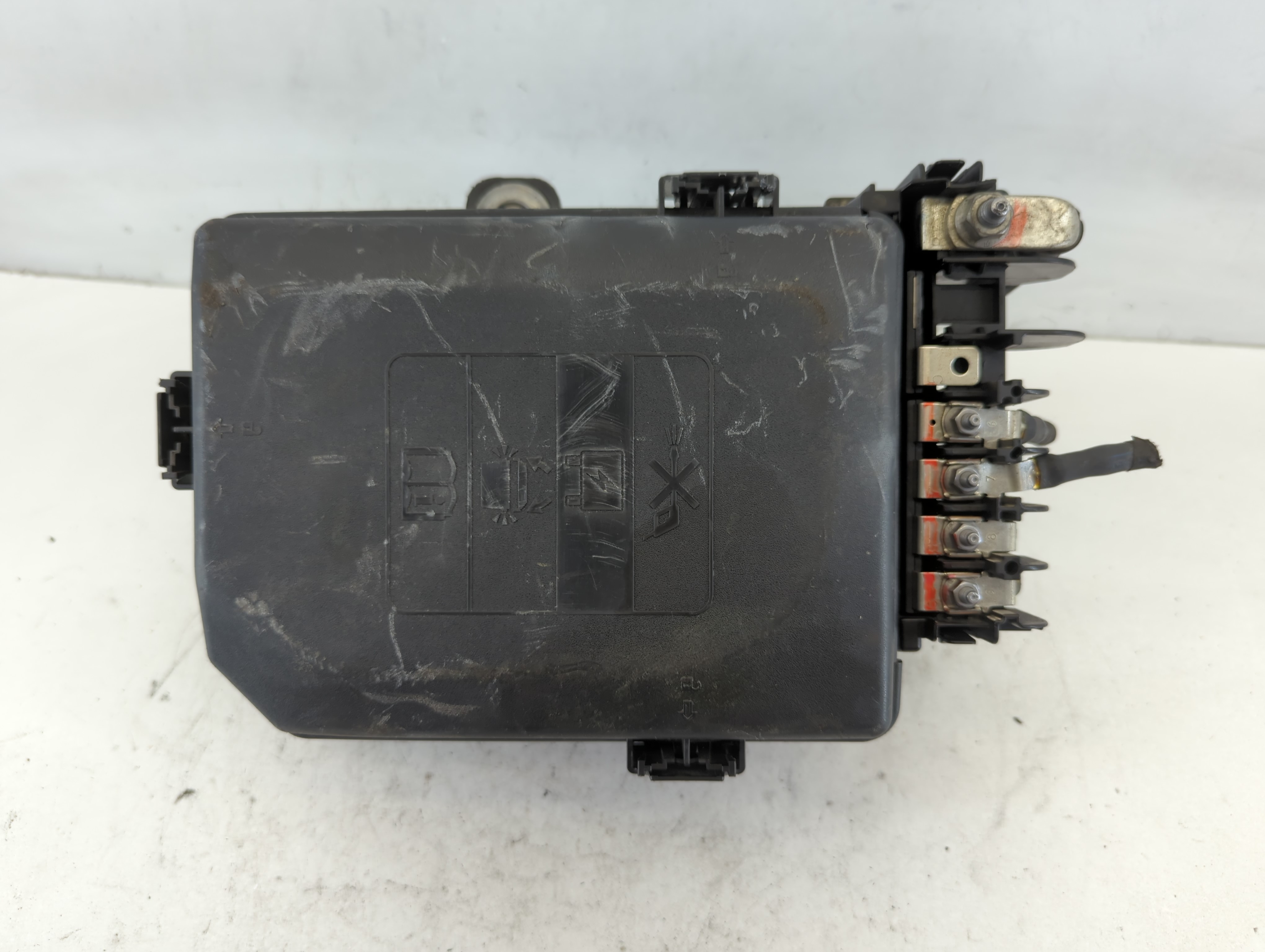 Picture of Gmc Terrain Fusebox Fuse Box Relay Module 84809671 672466