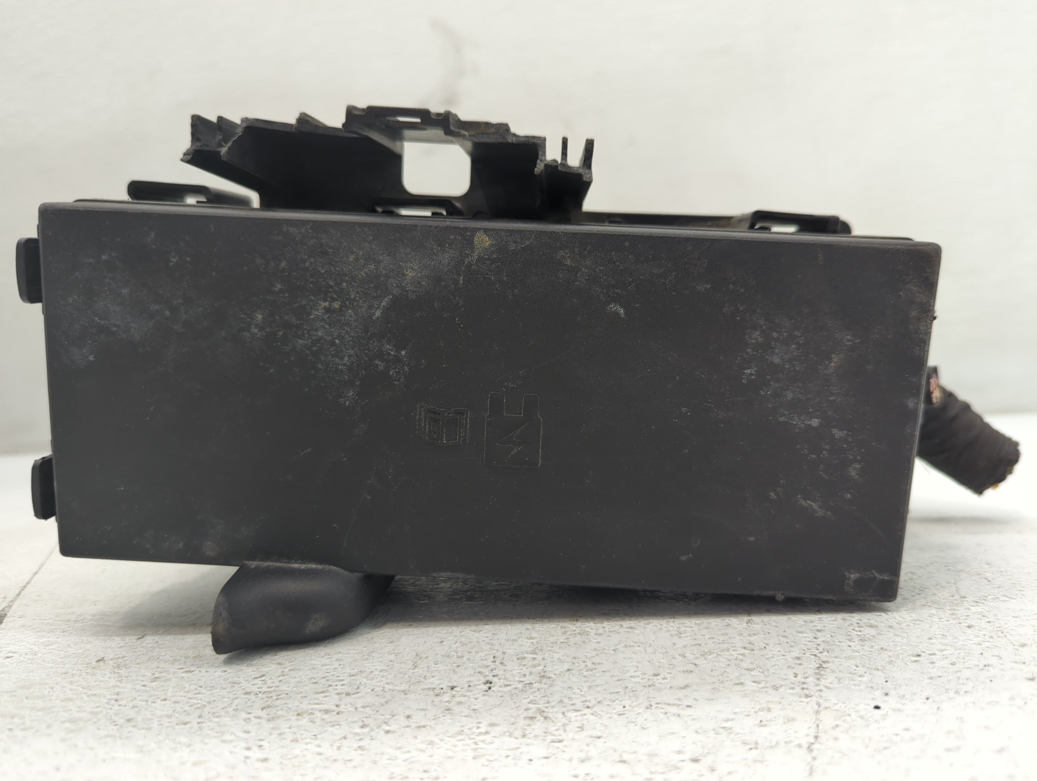 Picture of 2013-2015 Ford Flex Fusebox Fuse Box Relay Module Dg1t-14a003-ba 672483