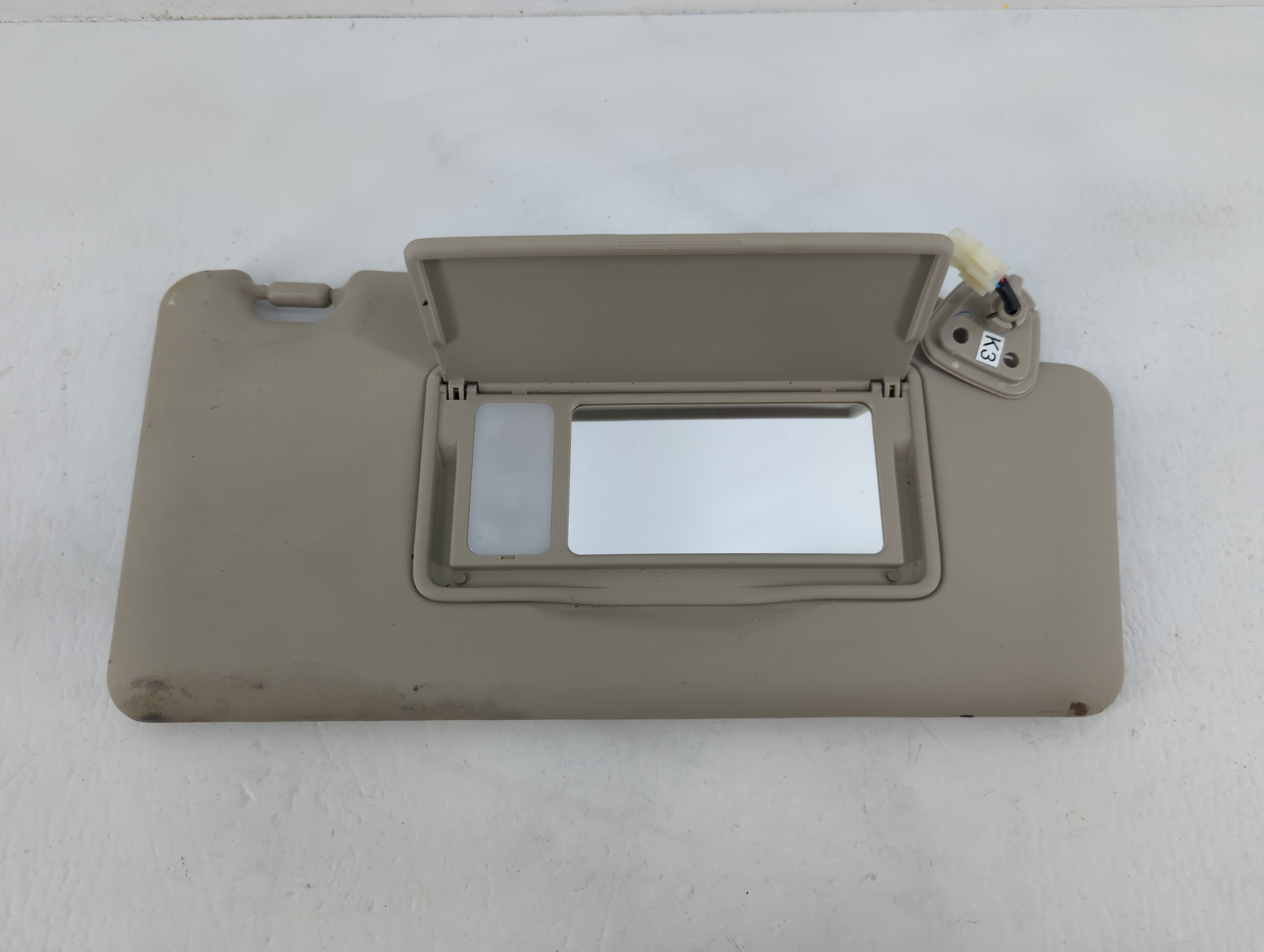 Picture of 2008-2015 Nissan Rogue Passenger Sun Visor Mirror Right Sunvisor Cream 672619