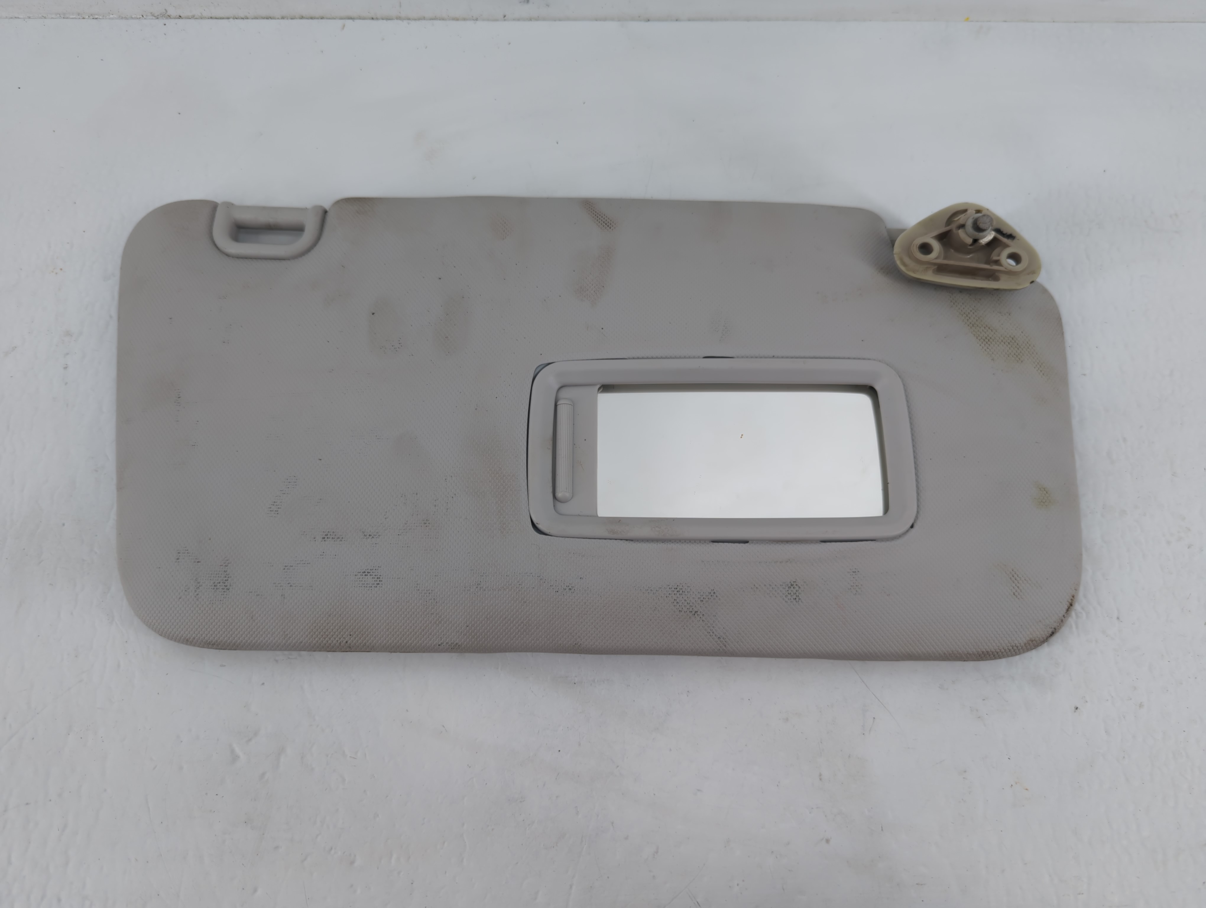 Picture of 2010 Subaru Forester Passenger Sun Visor Mirror Right Sunvisor Cream 672651