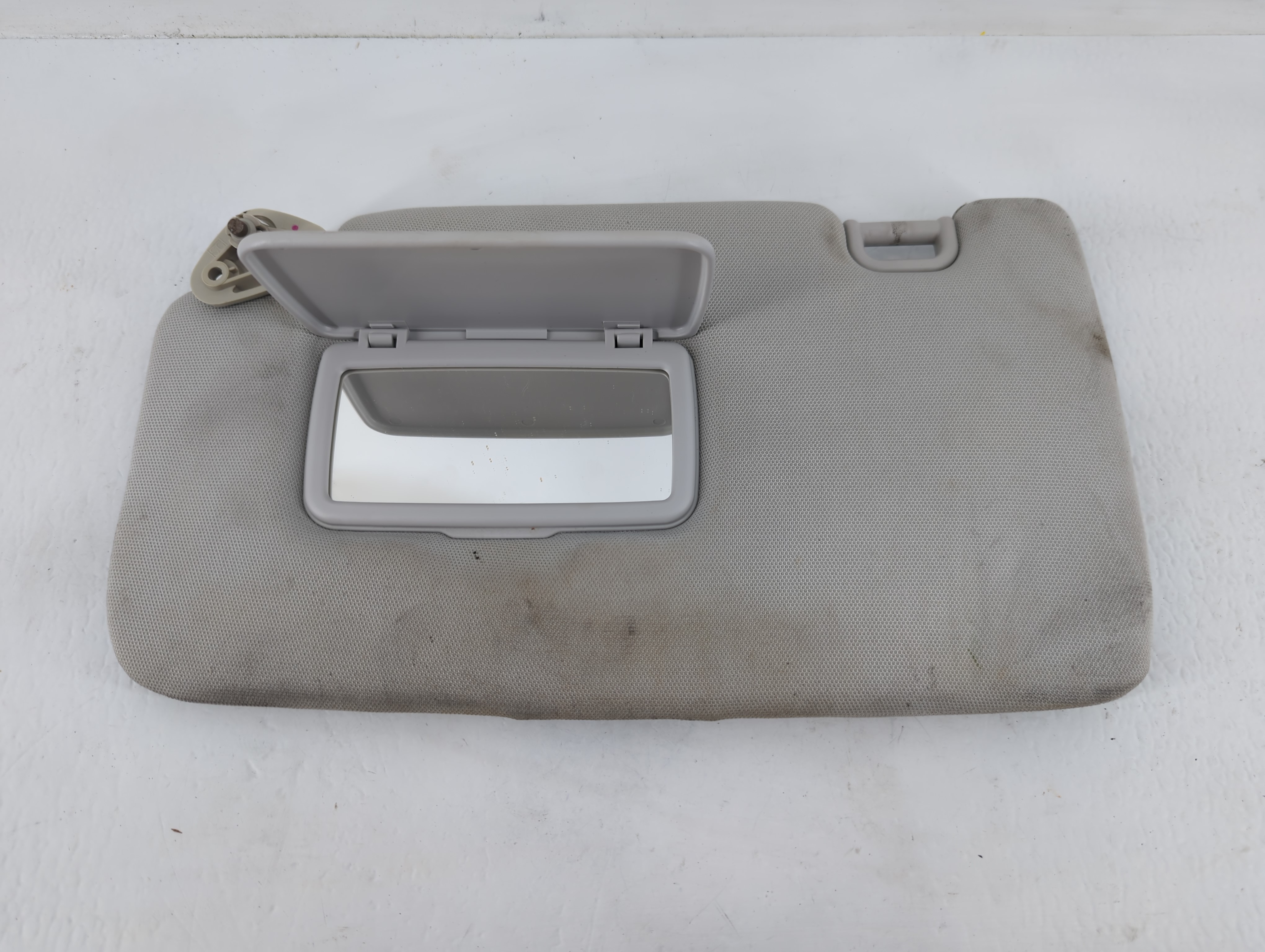 2016 Subaru Forester Driver Sun Visor Mirror Left Sunvisor Light Beige 672686 - Oemusedautoparts1.com