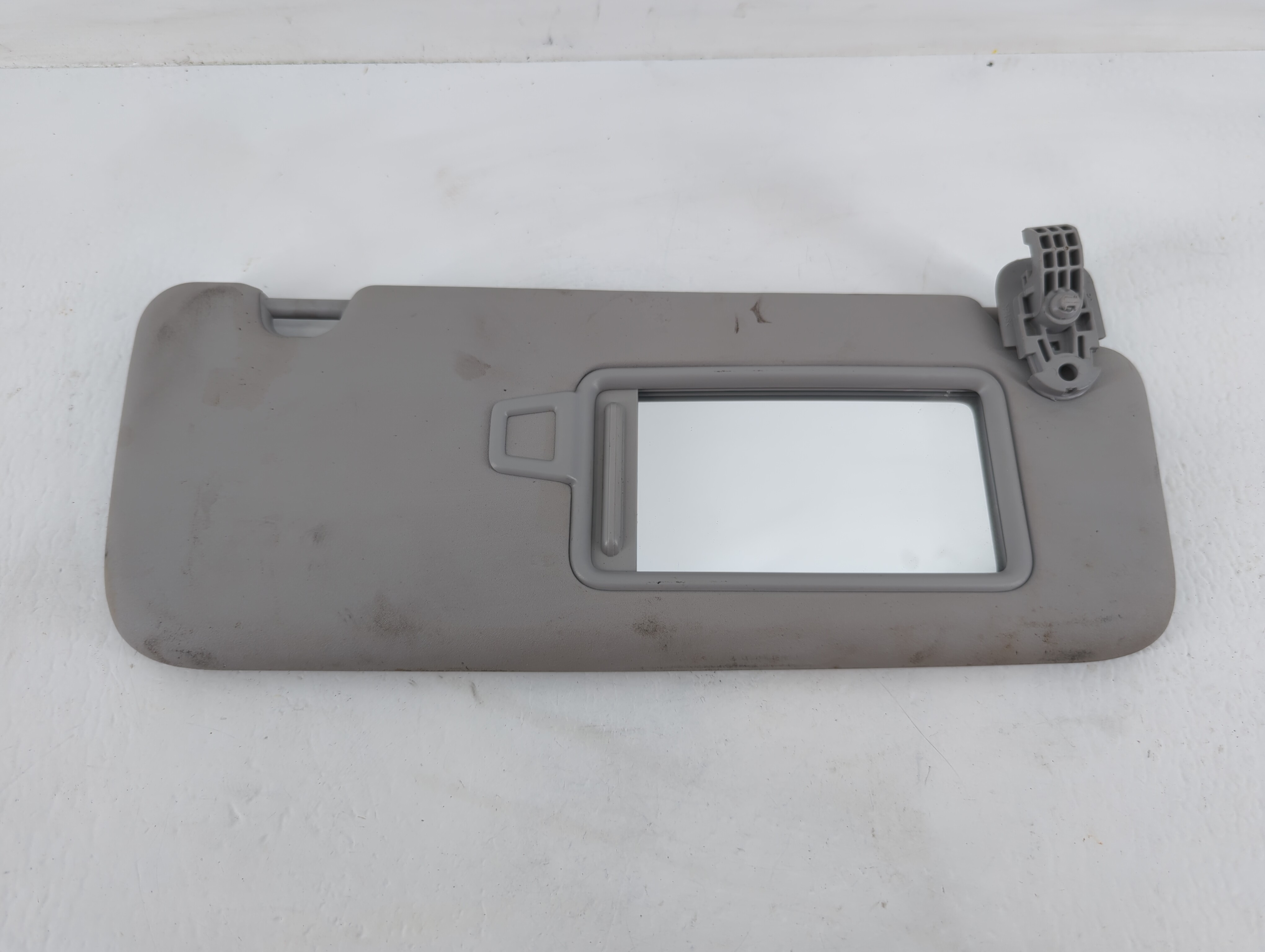 Picture of Hyundai Elantra Driver Sun Visor Mirror Left Sunvisor Pale Grey 672770