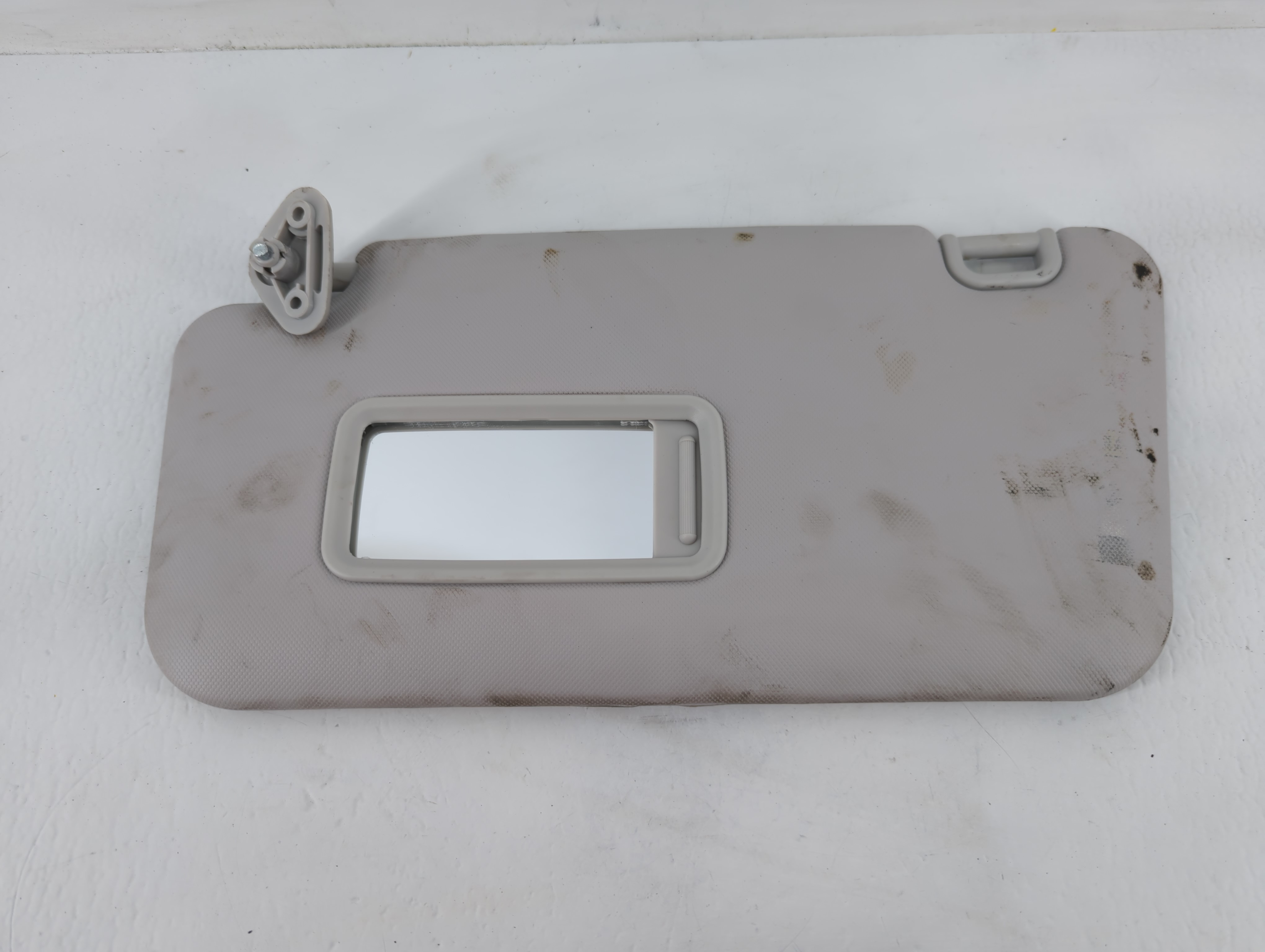 2010 Subaru Forester Driver Sun Visor Mirror Left Sunvisor Pale Grey 672905 - Oemusedautoparts1.com