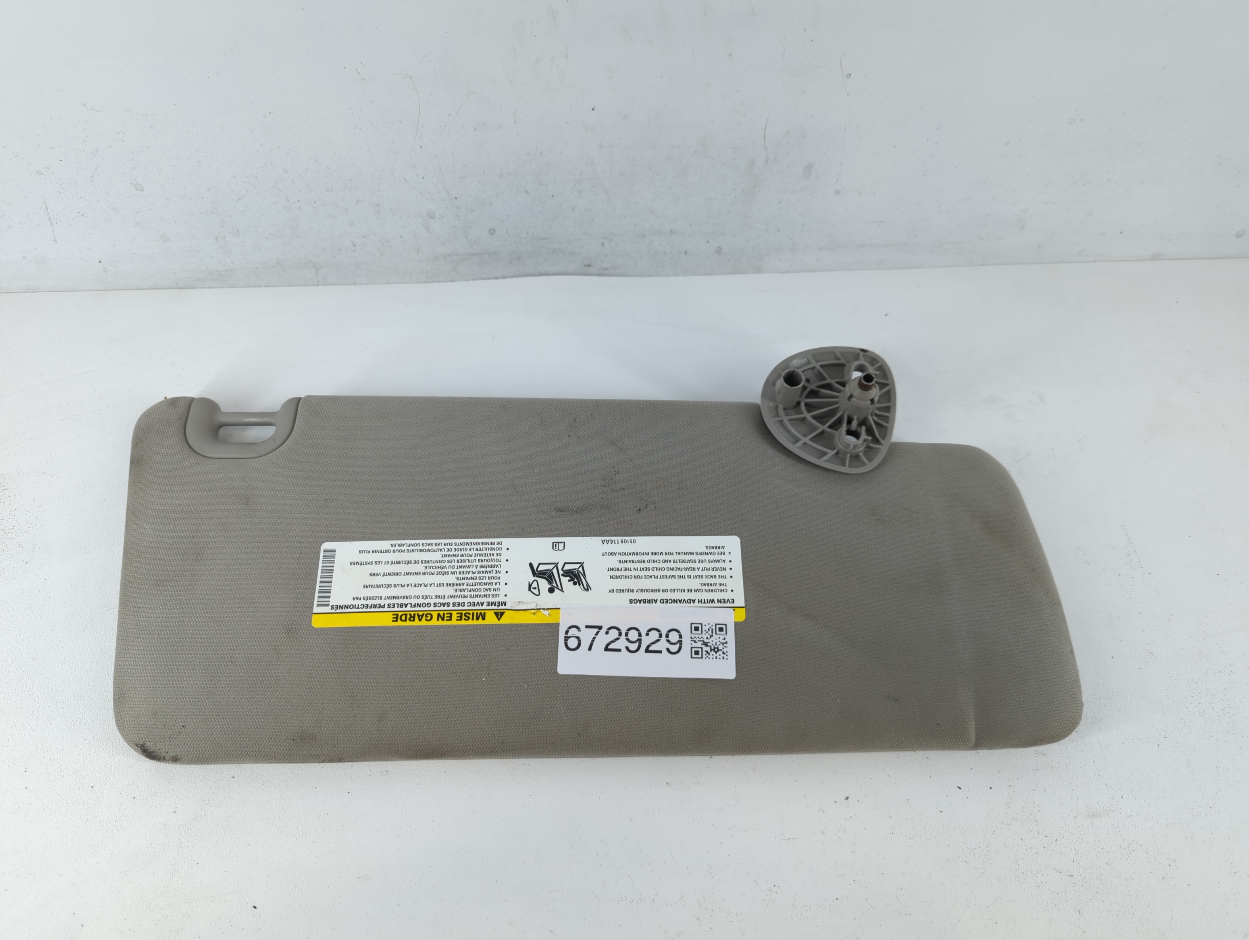 Picture of Dodge Ram 1500 Driver Sun Visor Mirror Left Sunvisor Grey 672929