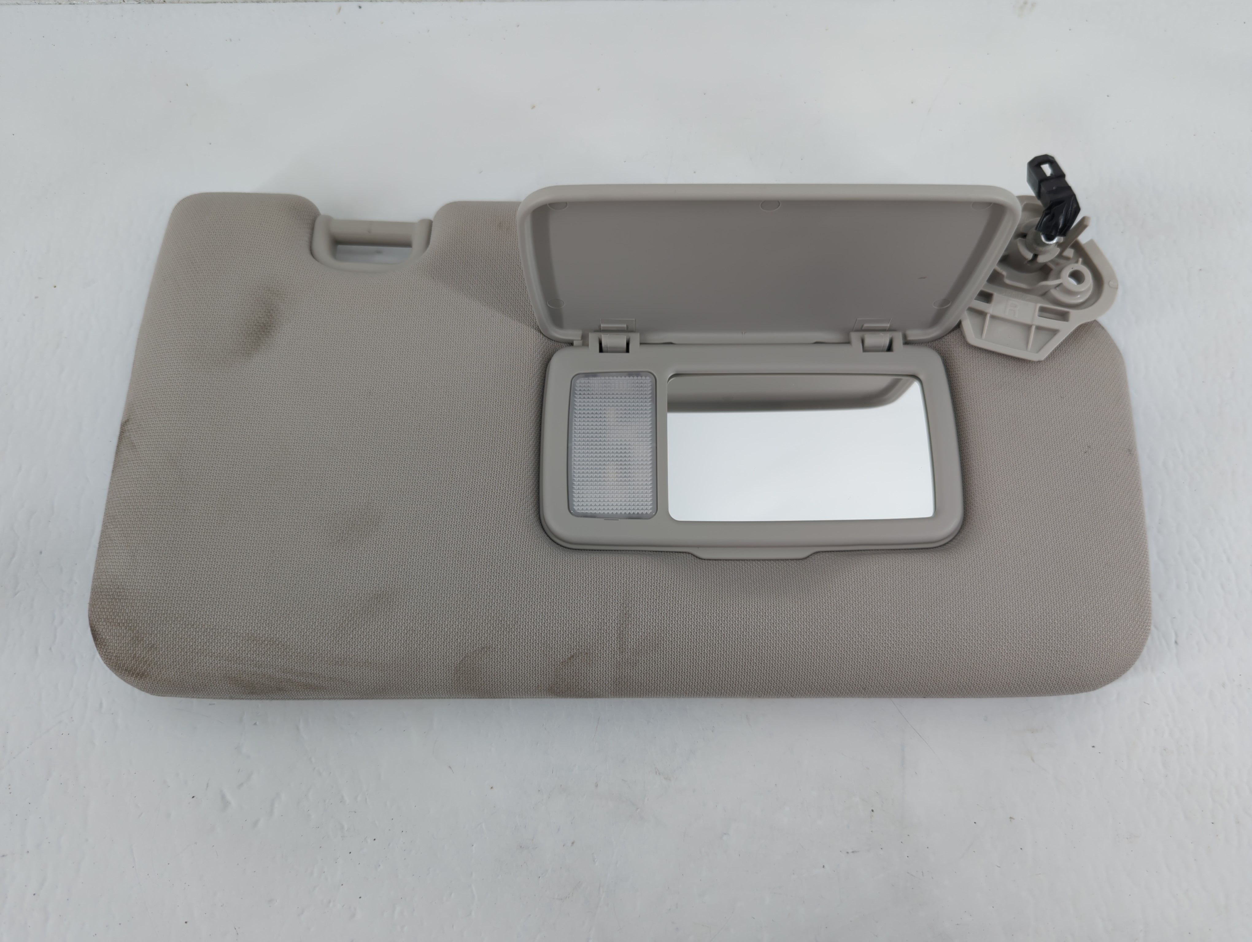 2023 Subaru Forester Passenger Sun Visor Mirror Right Sunvisor 673030 - Oemusedautoparts1.com