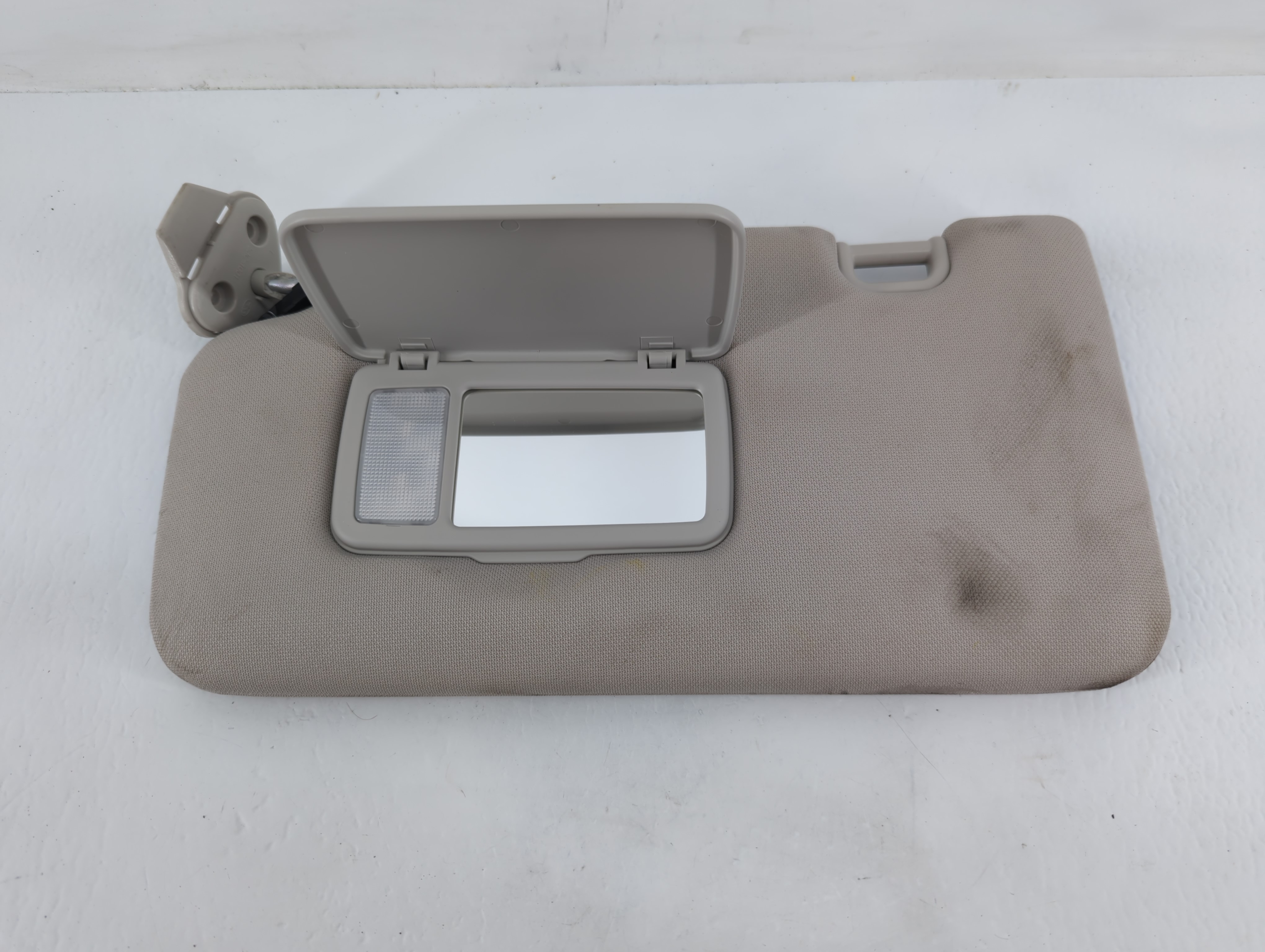 2023 Subaru Forester Driver Sun Visor Mirror Left Sunvisor Light Beige 673031 - Oemusedautoparts1.com