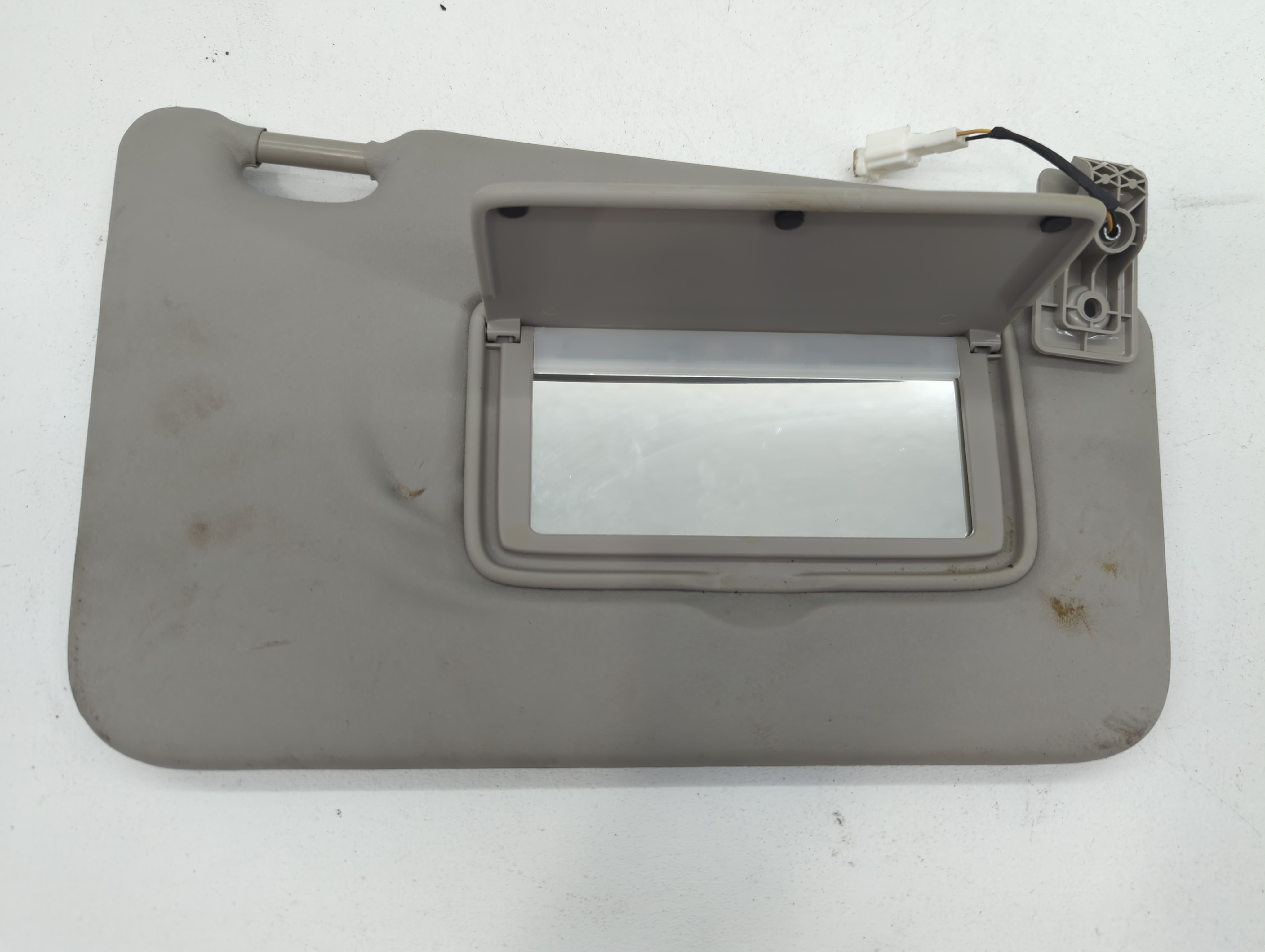 Picture of 2018-2021 Nissan Kicks Passenger Sun Visor Mirror Right Sunvisor 673412