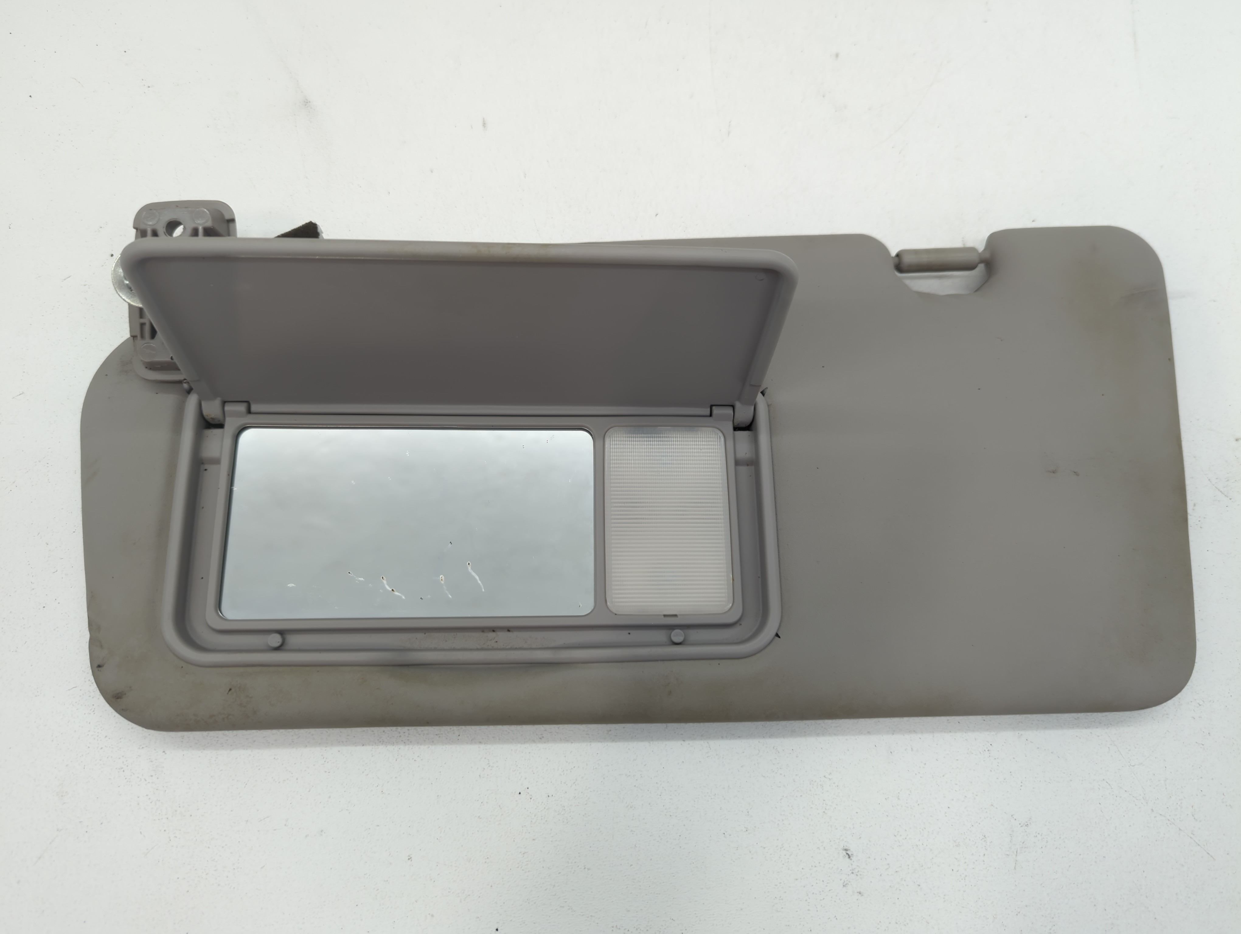 2006-2014 Kia Sedona Driver Sun Visor Mirror Left Sunvisor Grey 673580 - Oemusedautoparts1.com