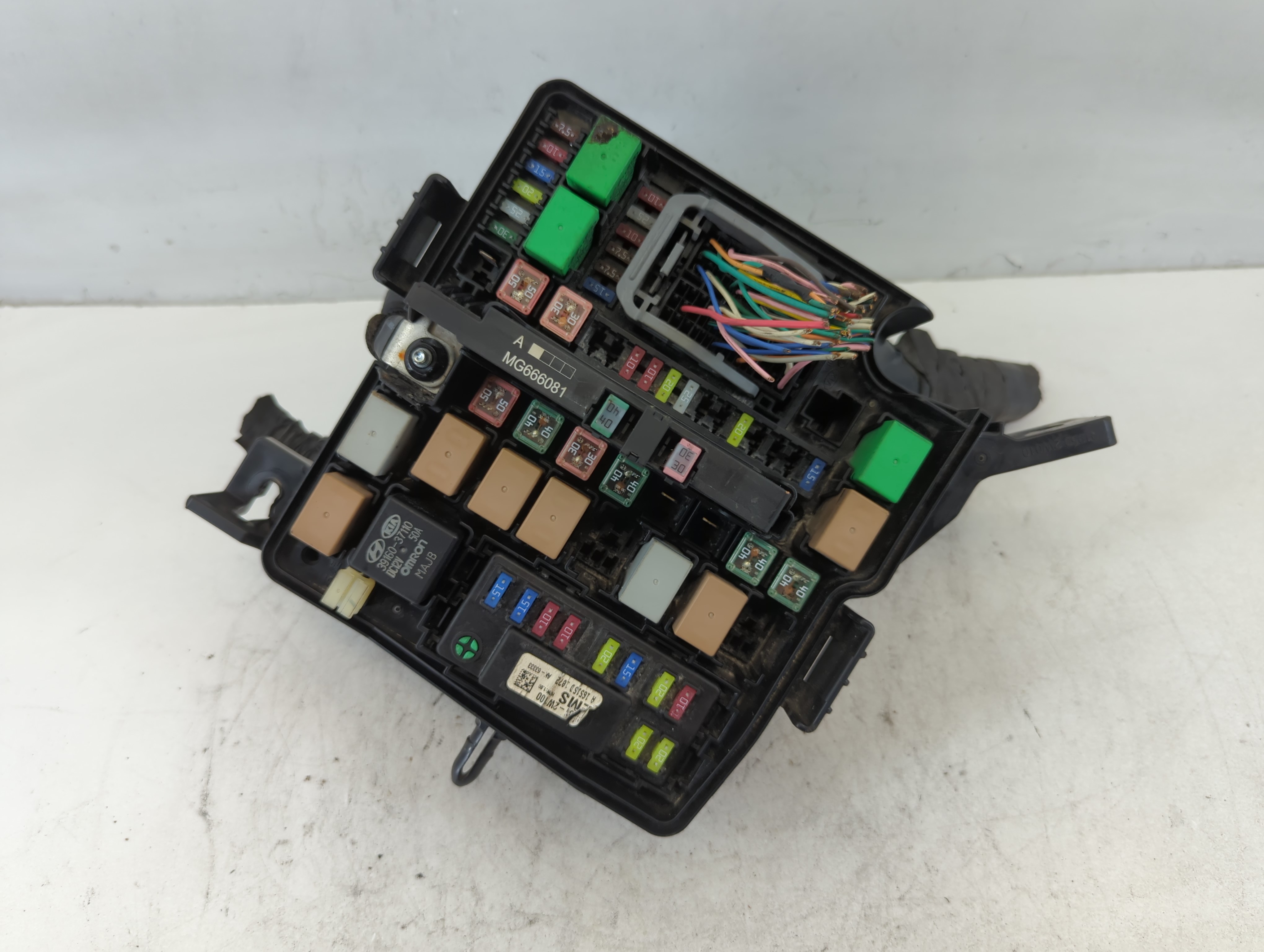 2018 Hyundai Santa Fe Fusebox Fuse Box Relay Module 673604 - Oemusedautoparts1.com