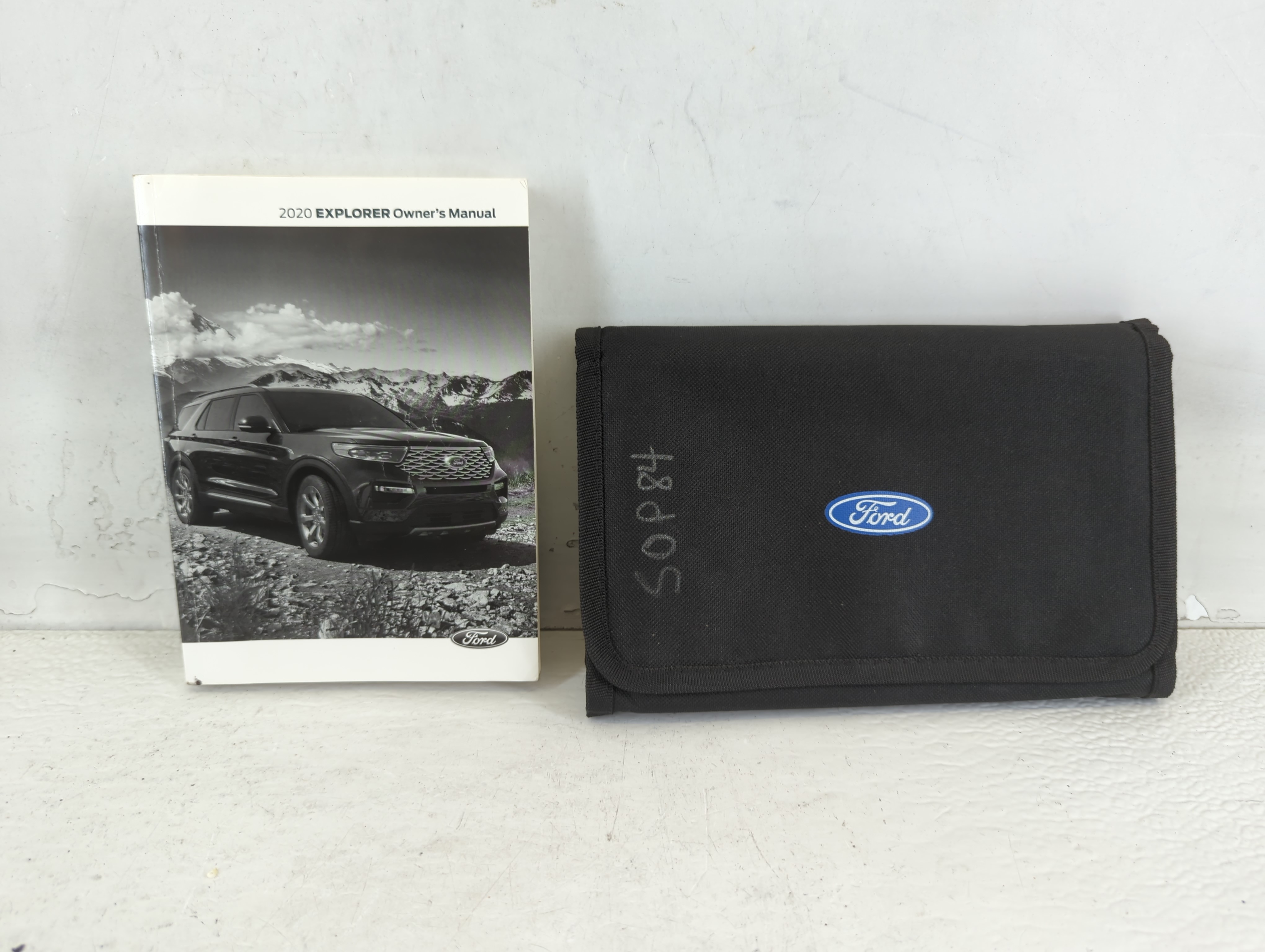 Picture of 2020 Ford Explorer Owners Manual Book Guide 674965
