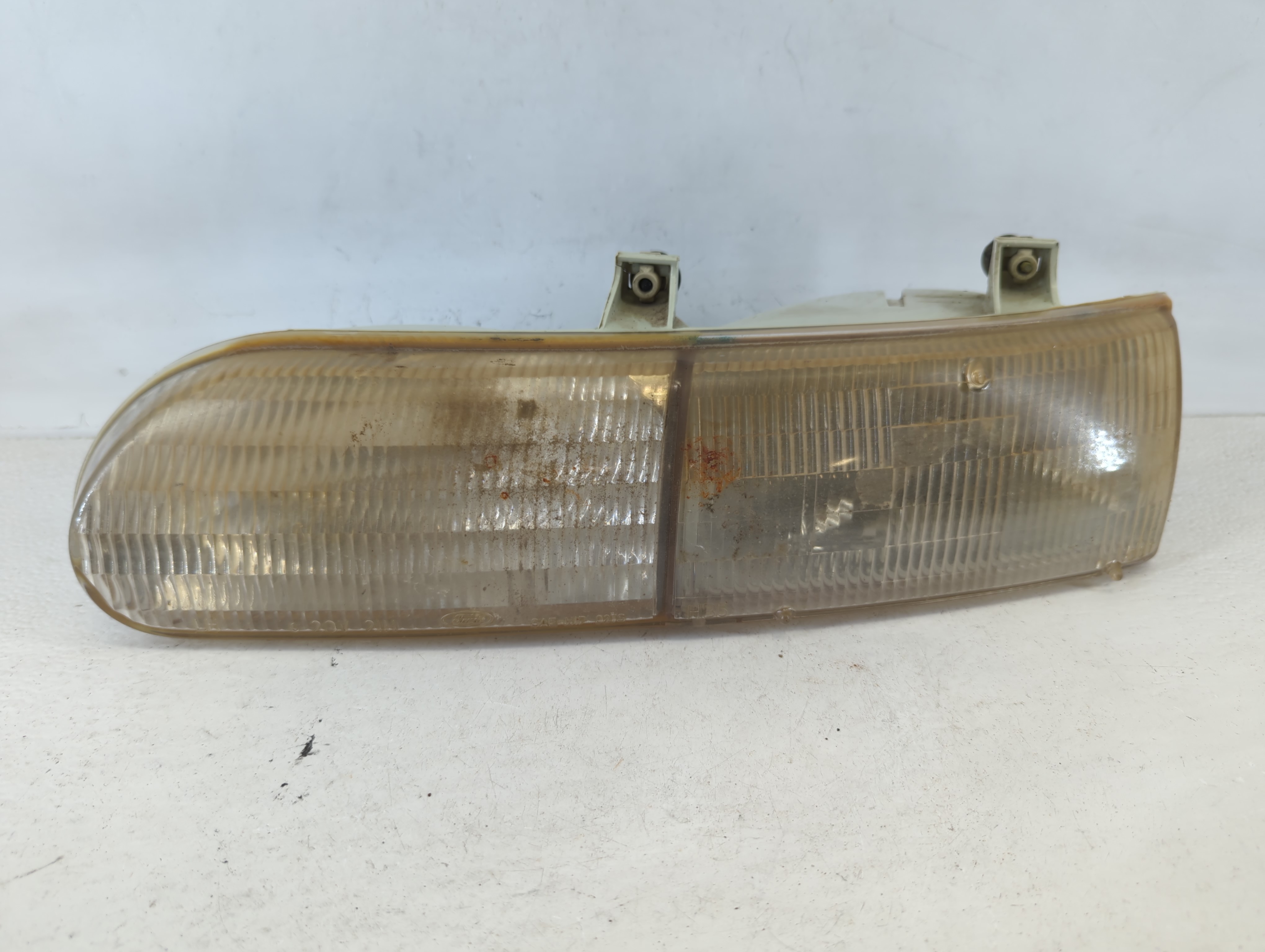 1994-1995 Ford Taurus Driver Left Oem Head Light Headlight Lamp 675322 - Oemusedautoparts1.com