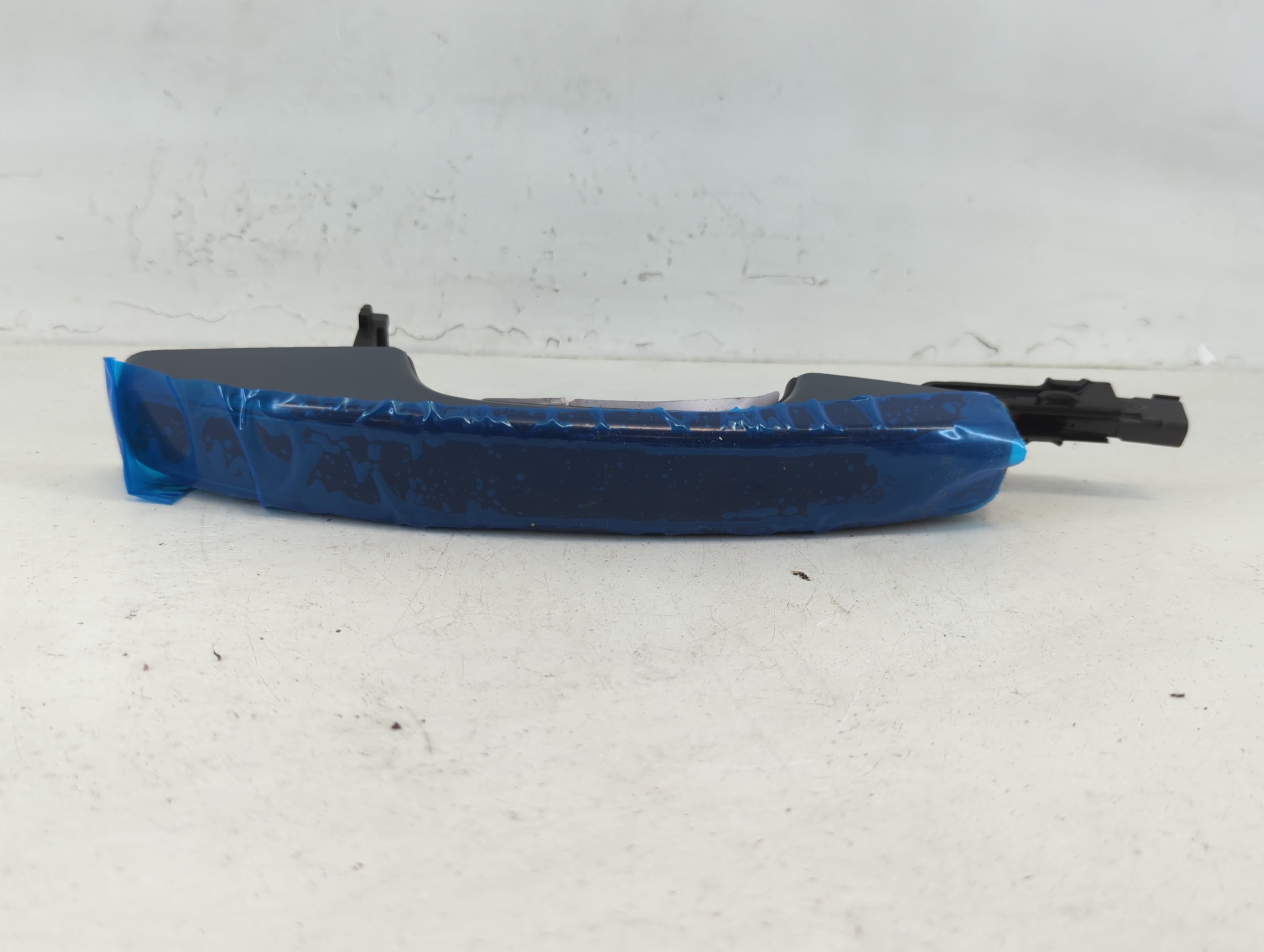 Picture of 2018-2022 Ford Expedition Driver Front Left Door Handle Exterior Assembly 675381
