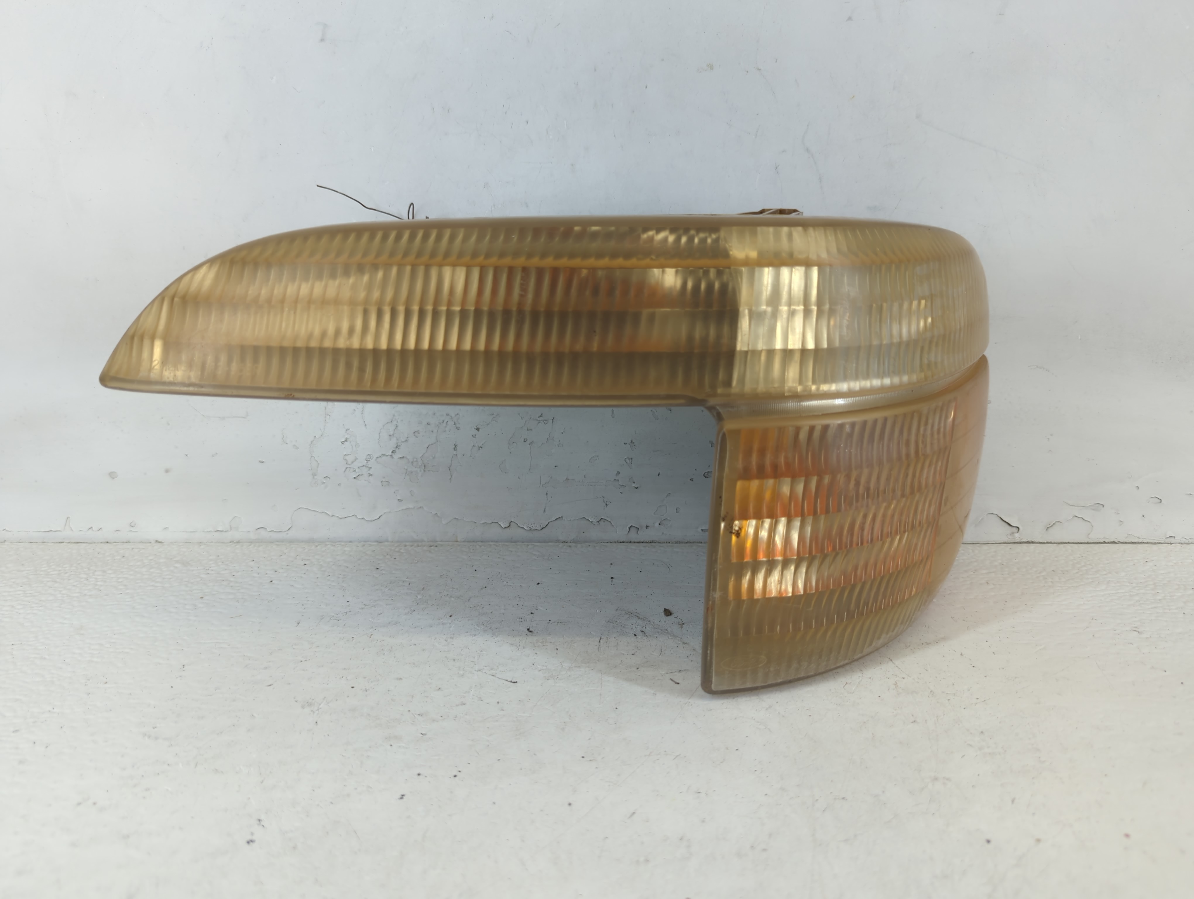 1995 Ford Explorer Driver Left Rear Side Marker 675420 - Oemusedautoparts1.com