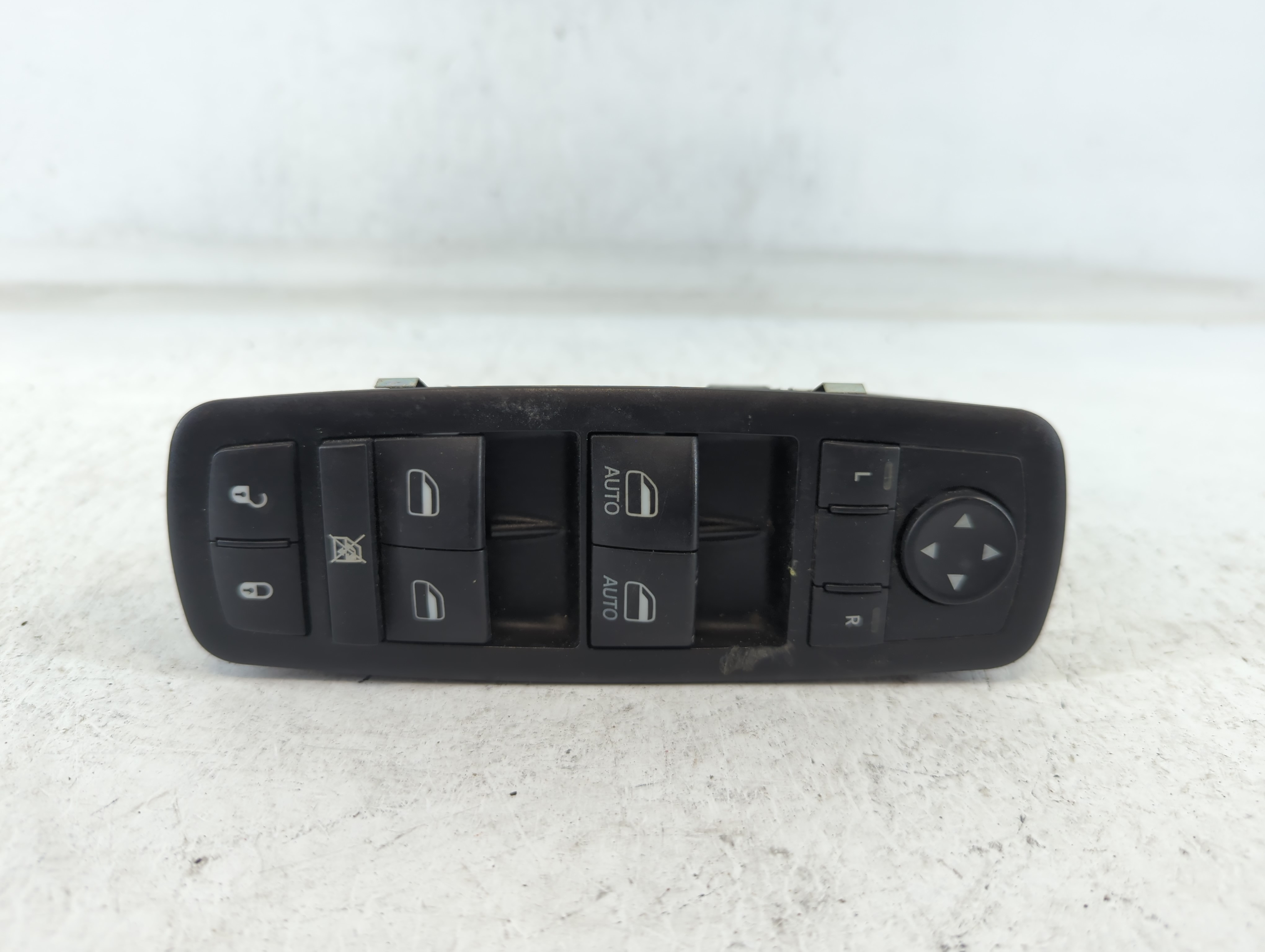 2014 Jeep Cherokee Driver Left Door Master Power Window Switch 68141894aa 675472 - Oemusedautoparts1.com