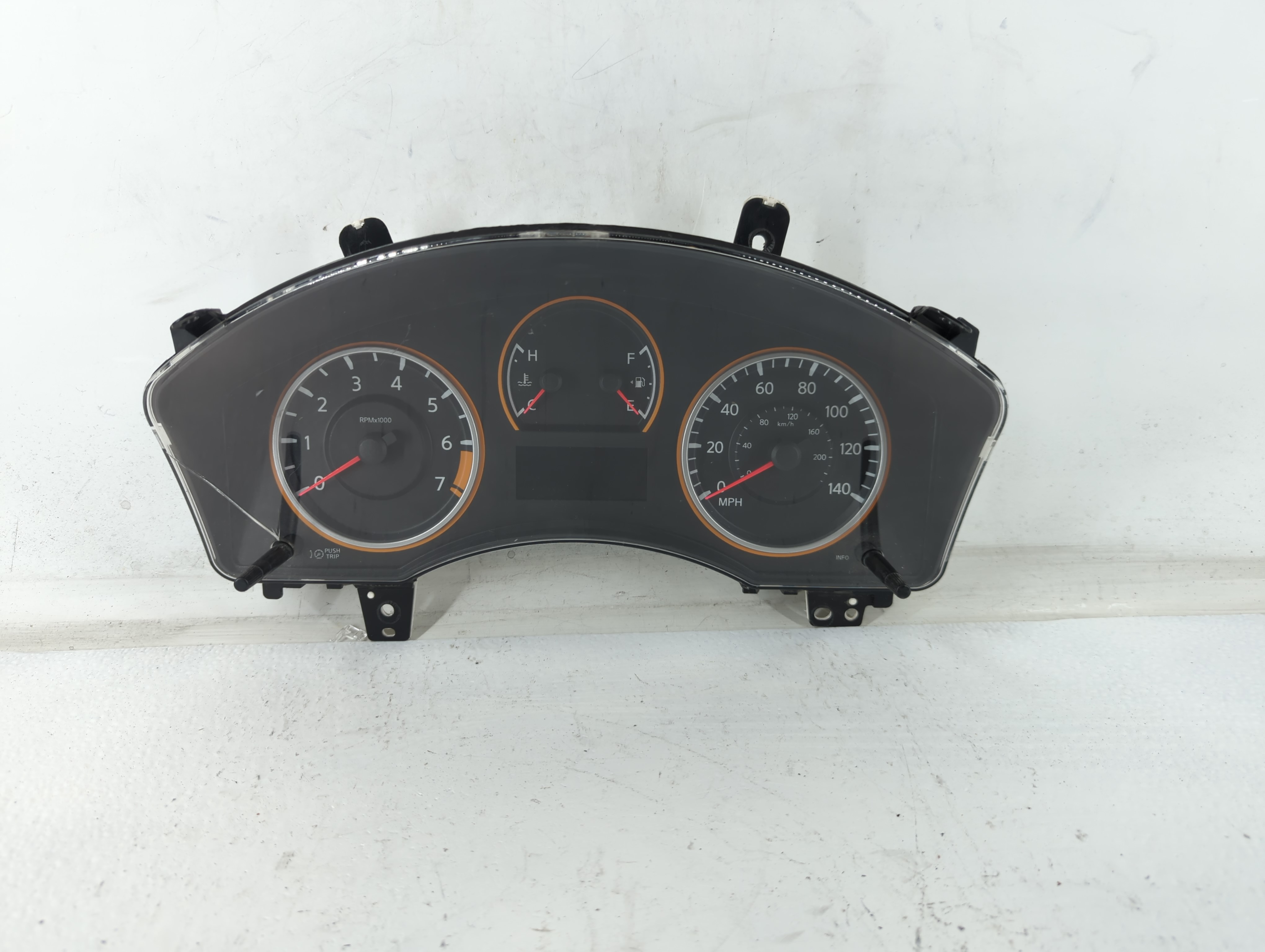Picture of 2011 Nissan Titan Speedometer Instrument Cluster Gauges 24810-zv24e 675568