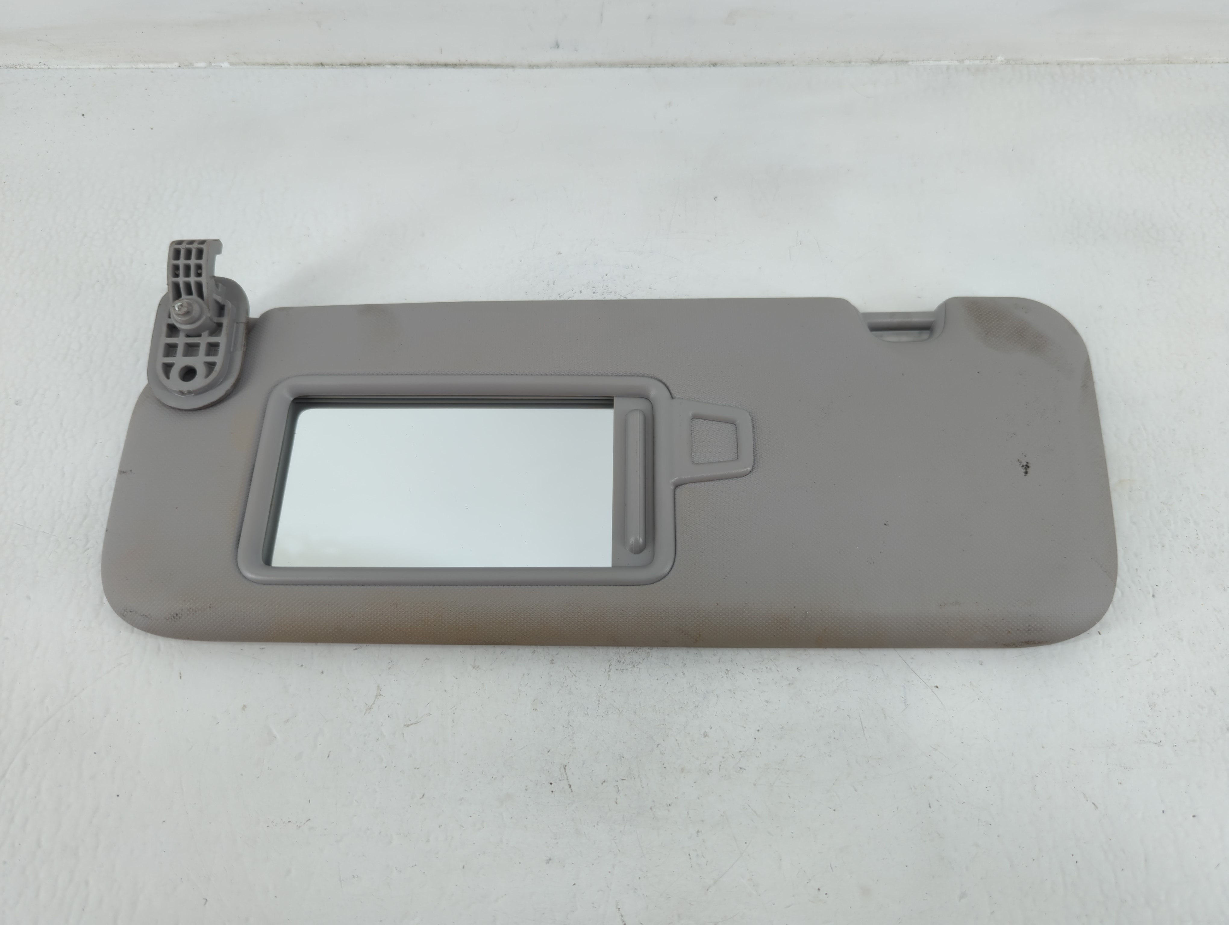 Picture of 2017-2020 Hyundai Elantra Driver Sun Visor Mirror Left Sunvisor Gray 675813