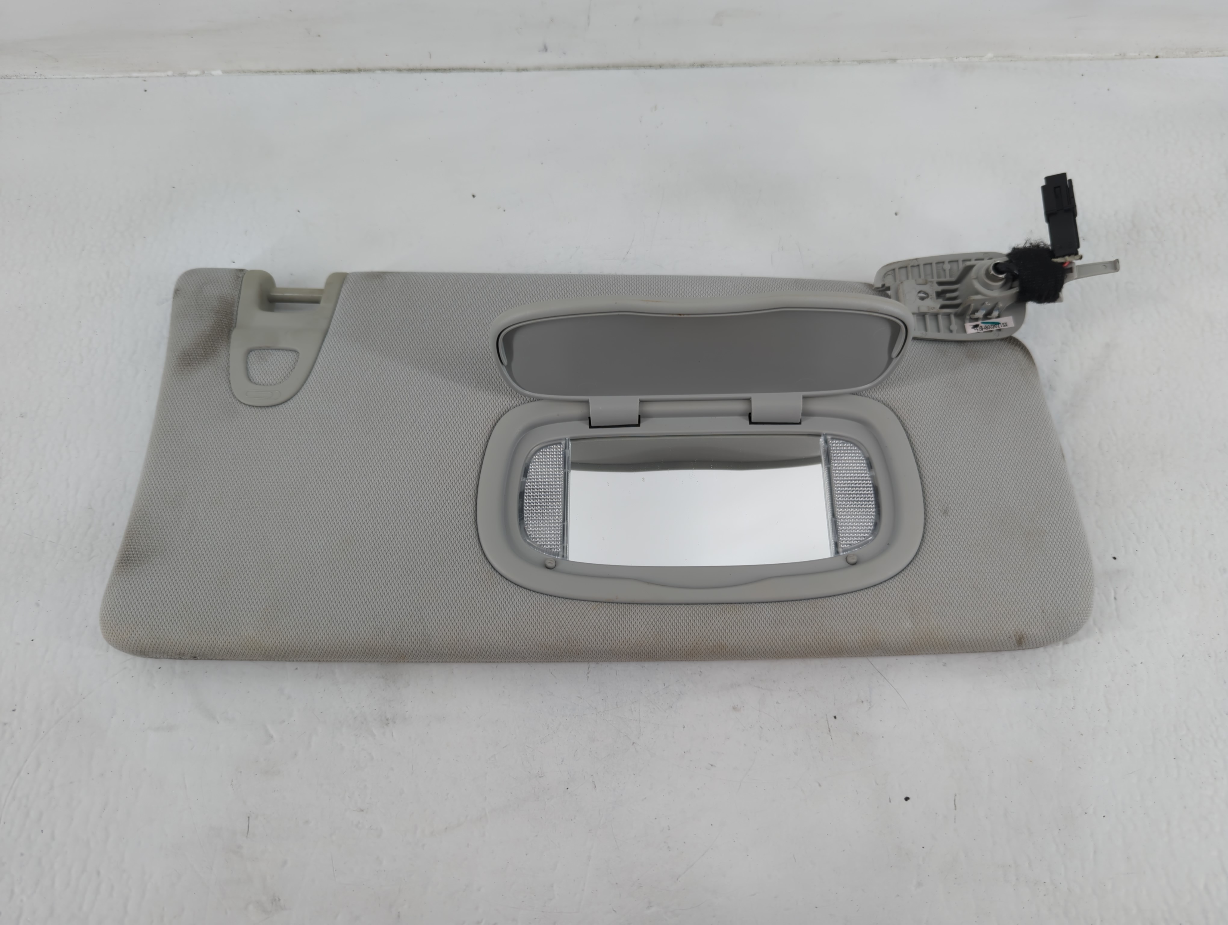 2019 Jeep Compass Passenger Sun Visor Mirror Right Sunvisor Grey 675831 - Oemusedautoparts1.com