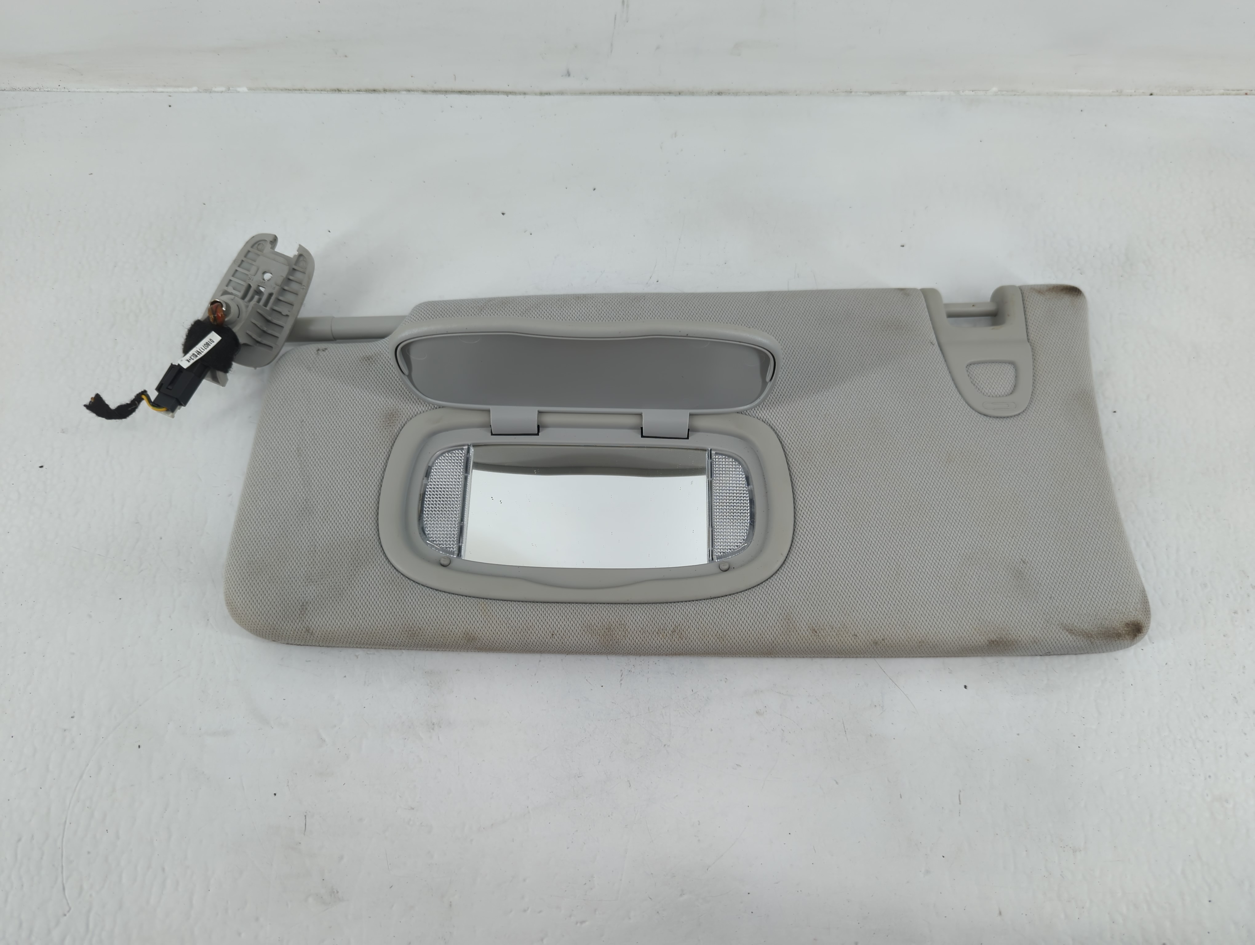 2019 Jeep Compass Driver Sun Visor Mirror Left Sunvisor Grey 675838 - Oemusedautoparts1.com