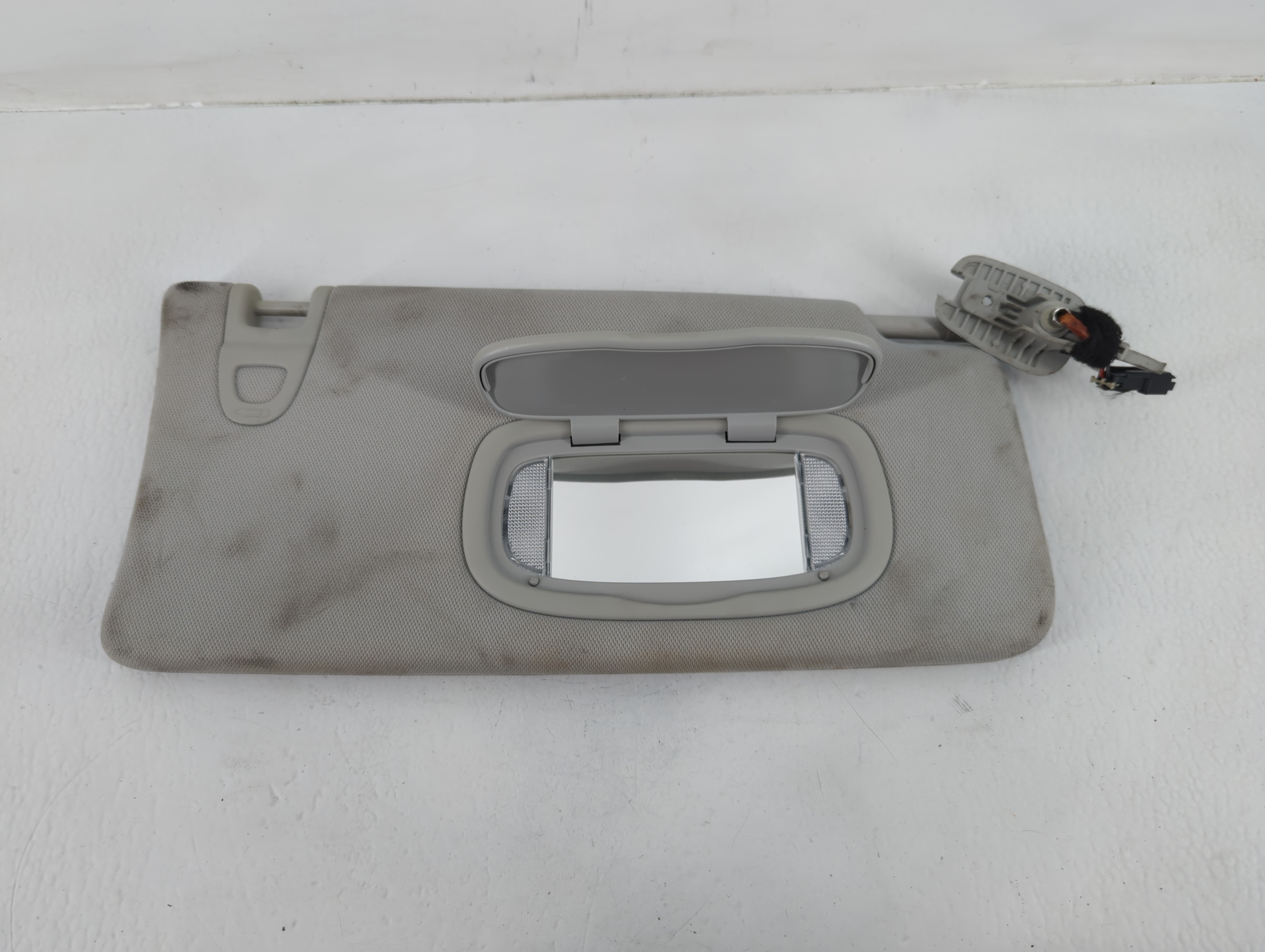 2019 Jeep Compass Passenger Sun Visor Mirror Right Sunvisor Grey 675969 - Oemusedautoparts1.com