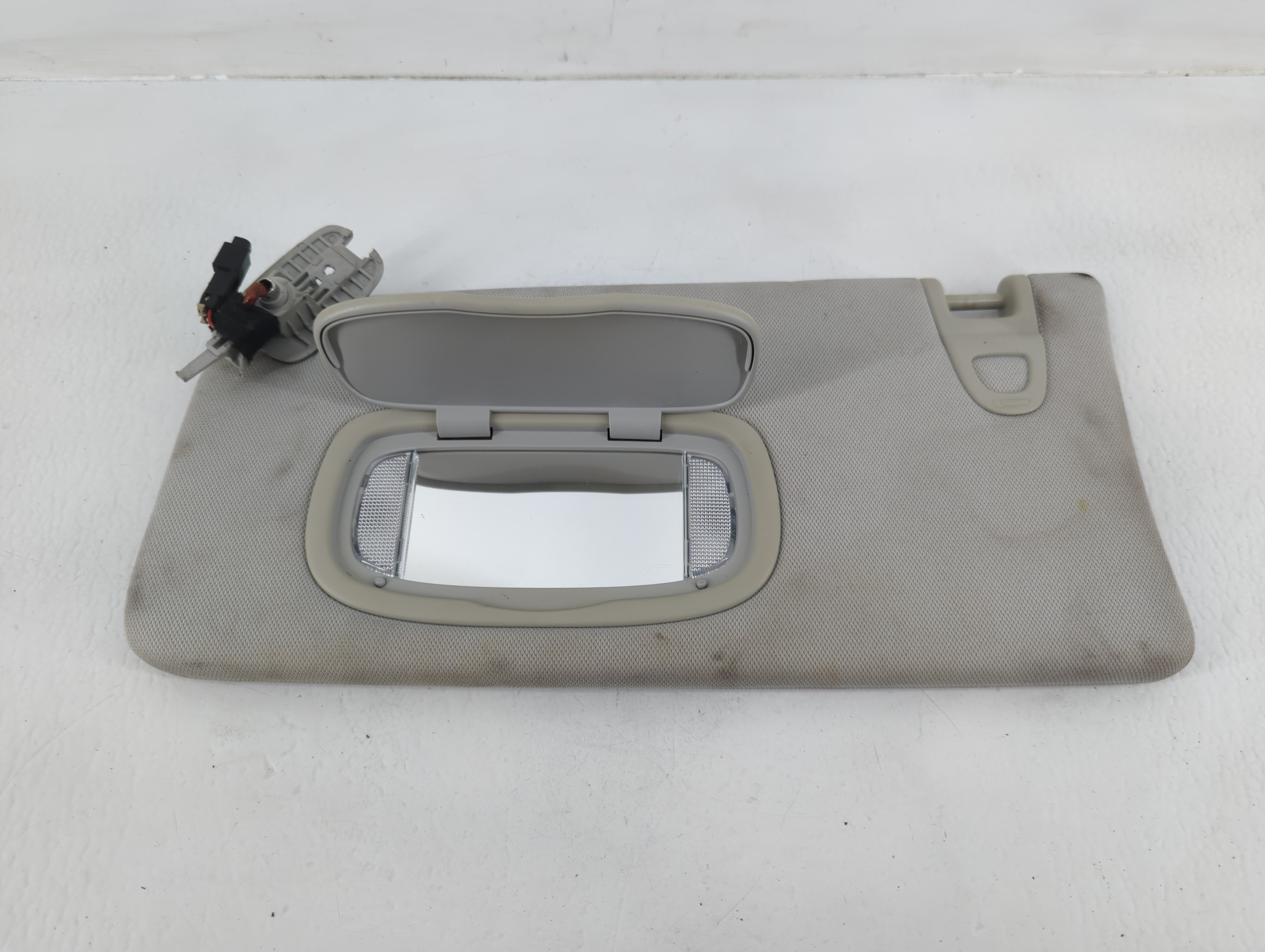 2019 Jeep Compass Driver Sun Visor Mirror Left Sunvisor Grey 675972 - Oemusedautoparts1.com