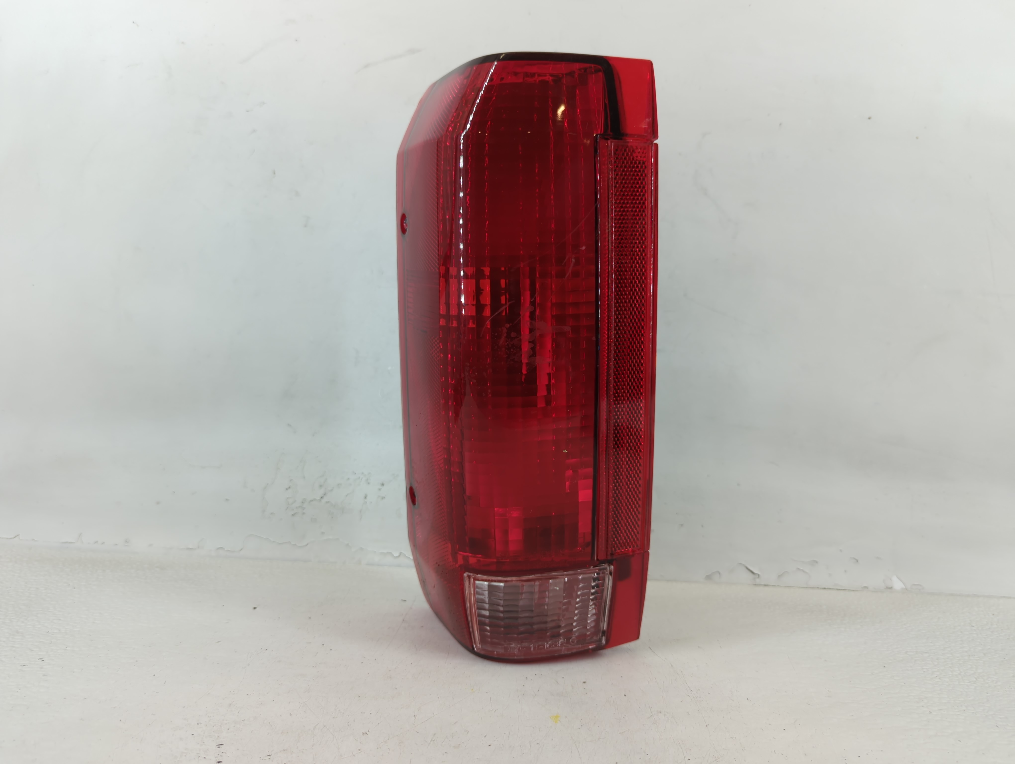 Picture of 1990 Ford F-350 Passenger Right Side Tail Light Taillight Oem 677332