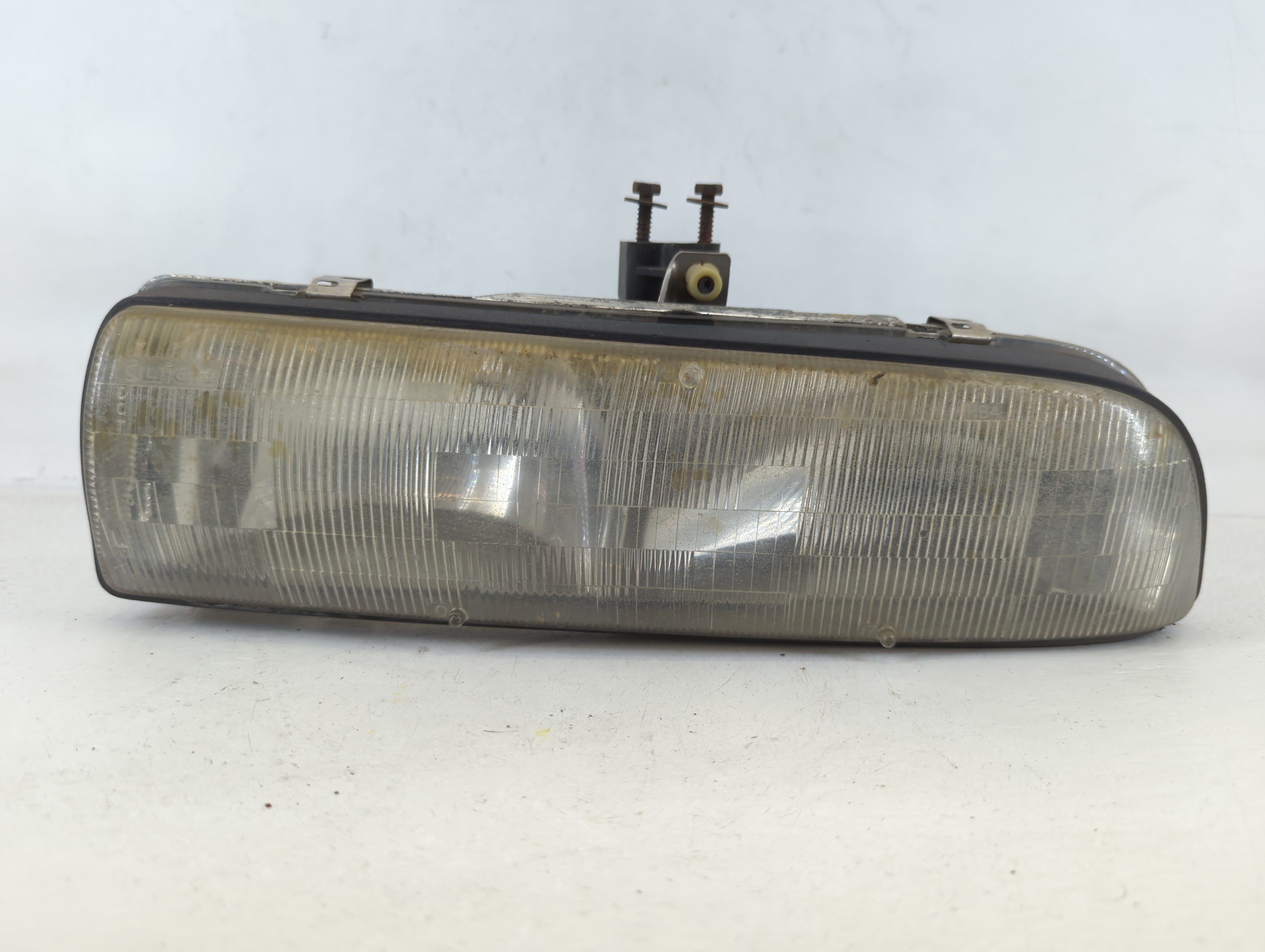 Picture of 1993-1996 Buick Regal Driver Left Oem Head Light Headlight Lamp 677343