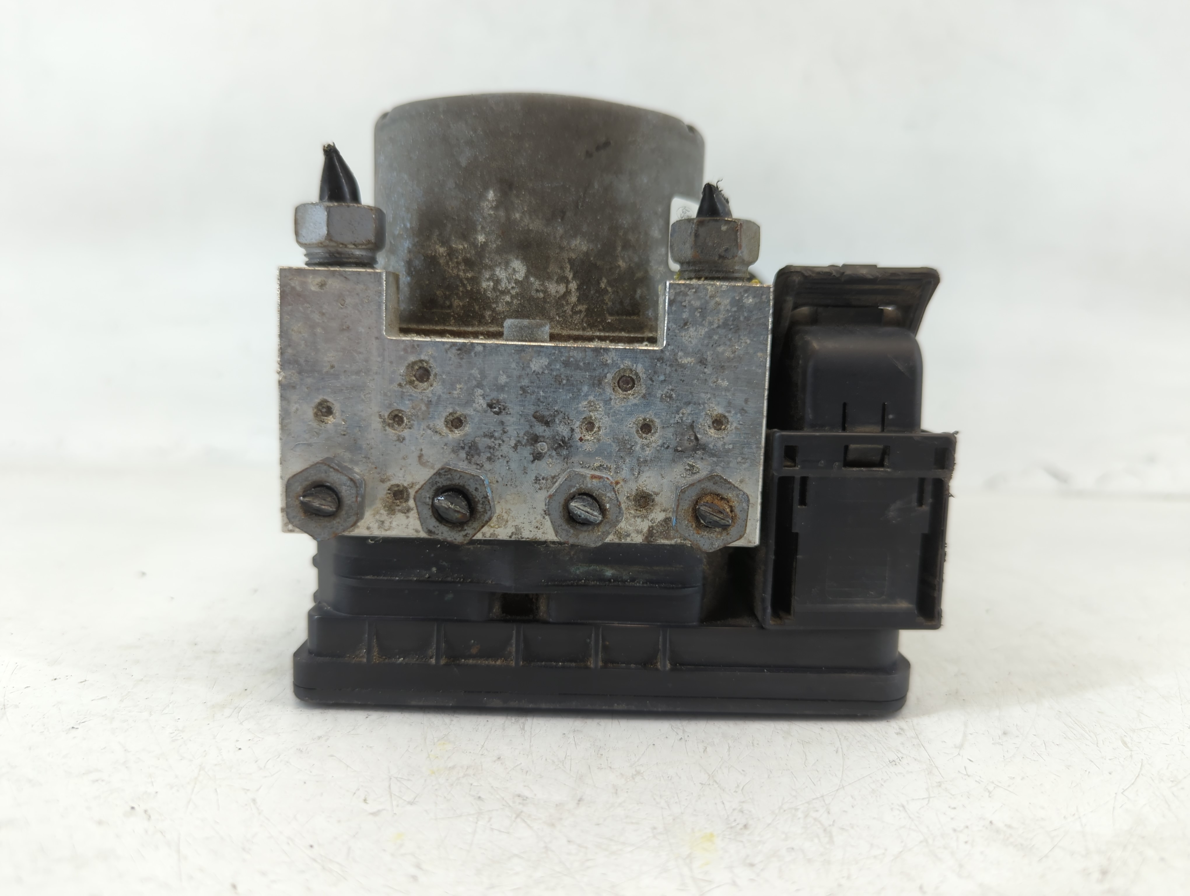 2016 Ford Explorer Abs Pump Control Module 677478 - Oemusedautoparts1.com
