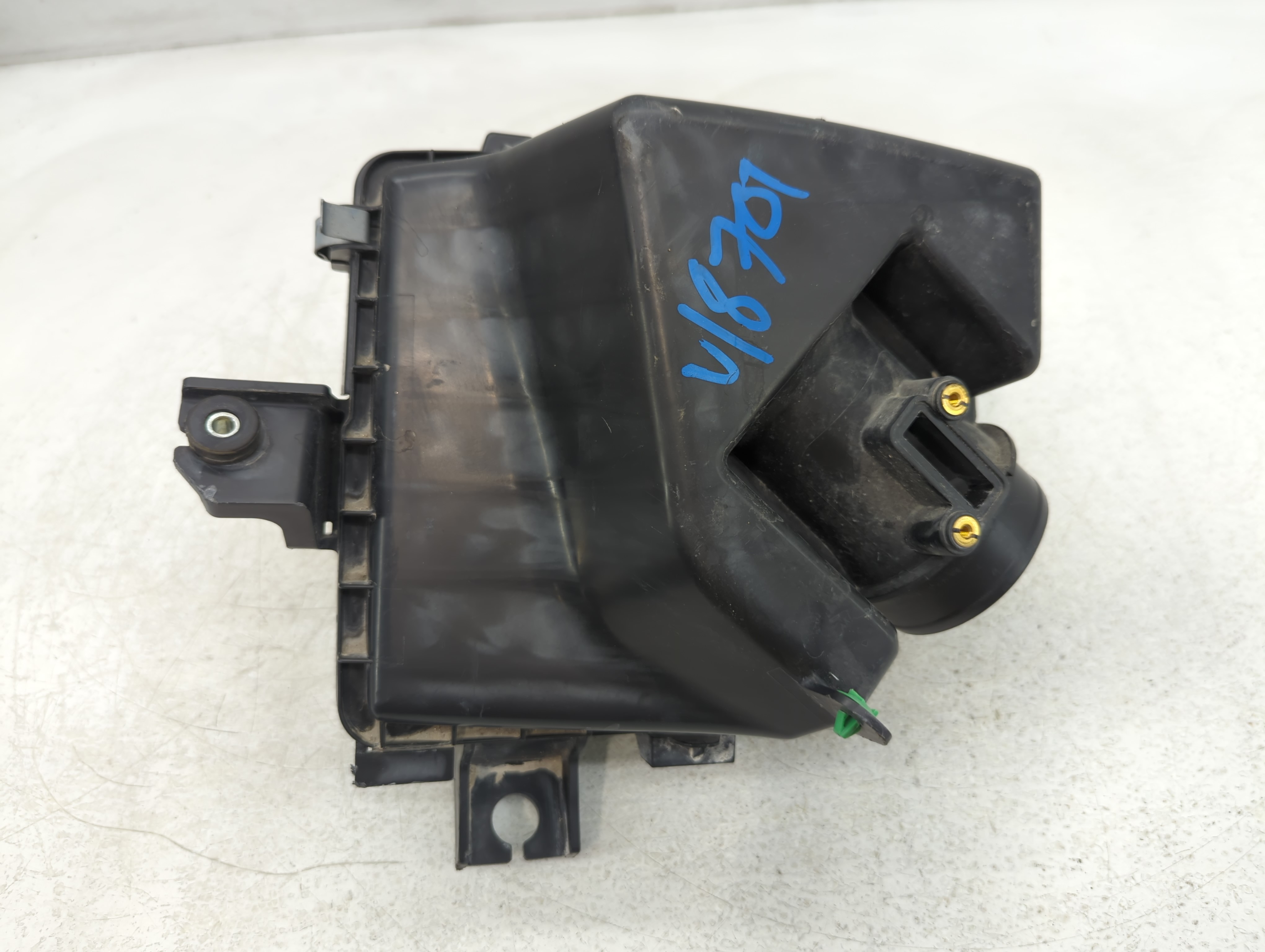 Picture of 2016-2022 Honda Hr-v Air Cleaner Intake-duct Hose Tube 677651