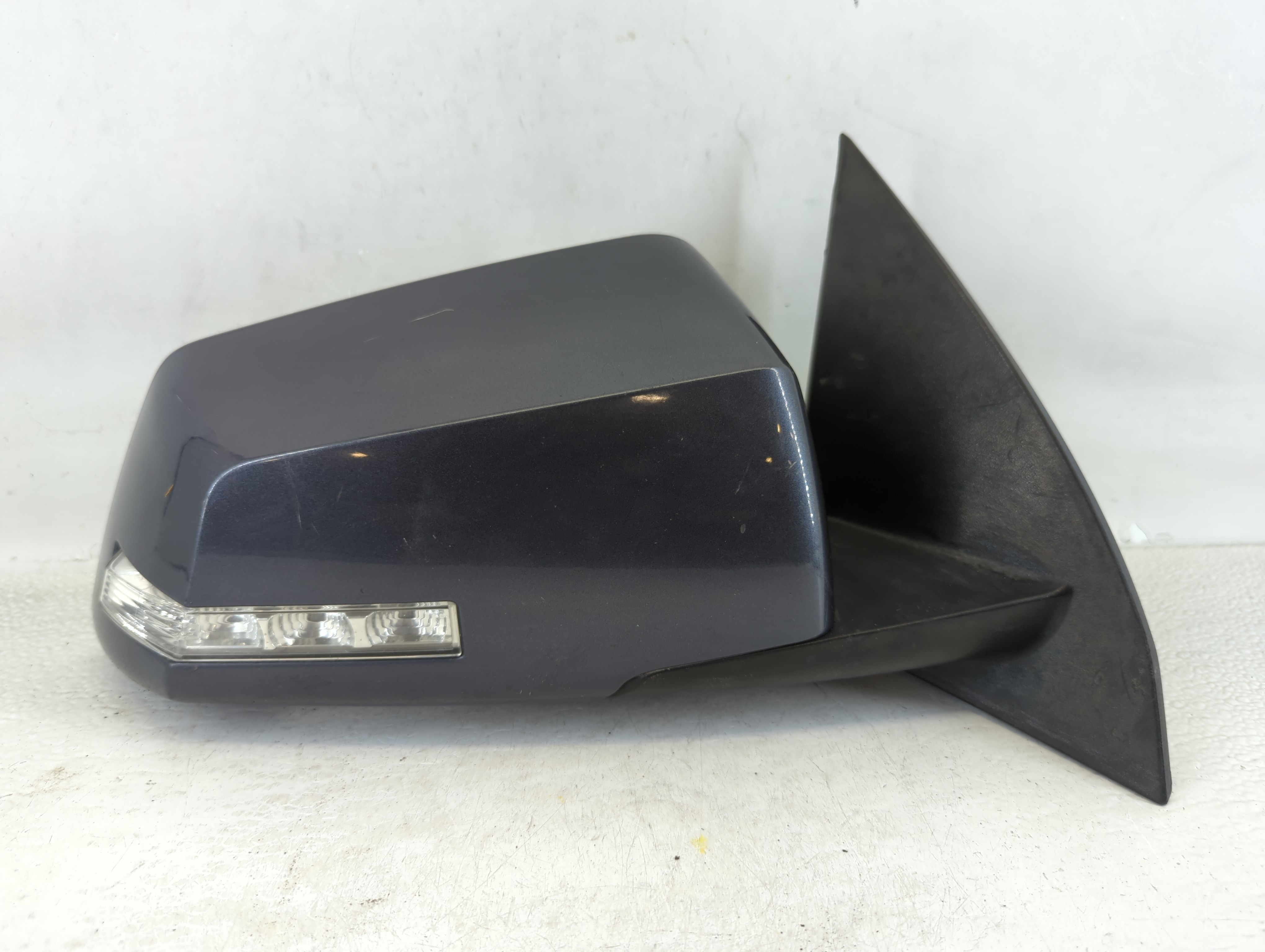 Chevrolet Traverse Passenger Right Side View Power Door Mirror Pale Grey 678082 - Oemusedautoparts1.com