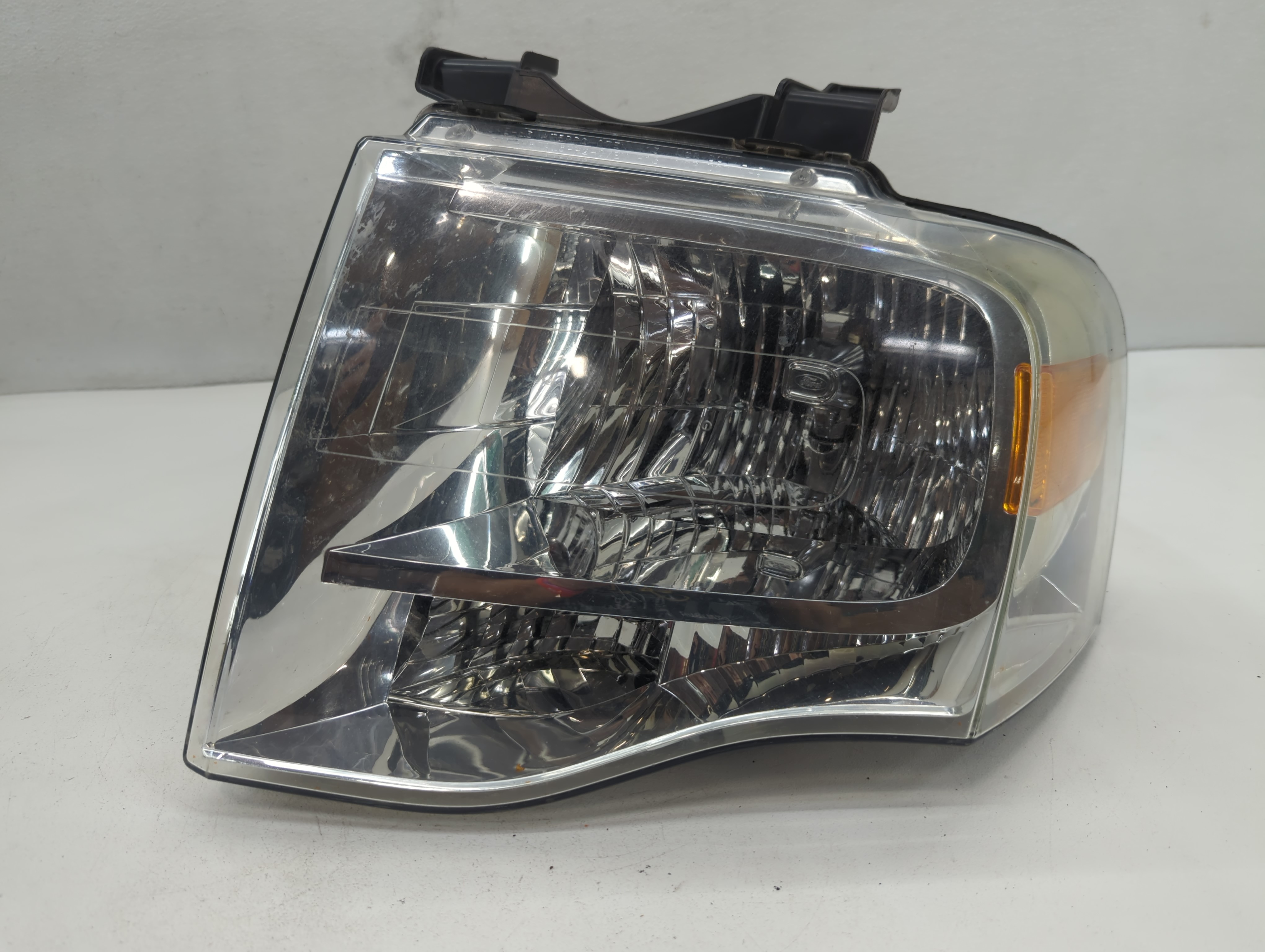 Picture of 2014 Ford Expedition Driver Left Oem Head Light Headlight Lamp 678132