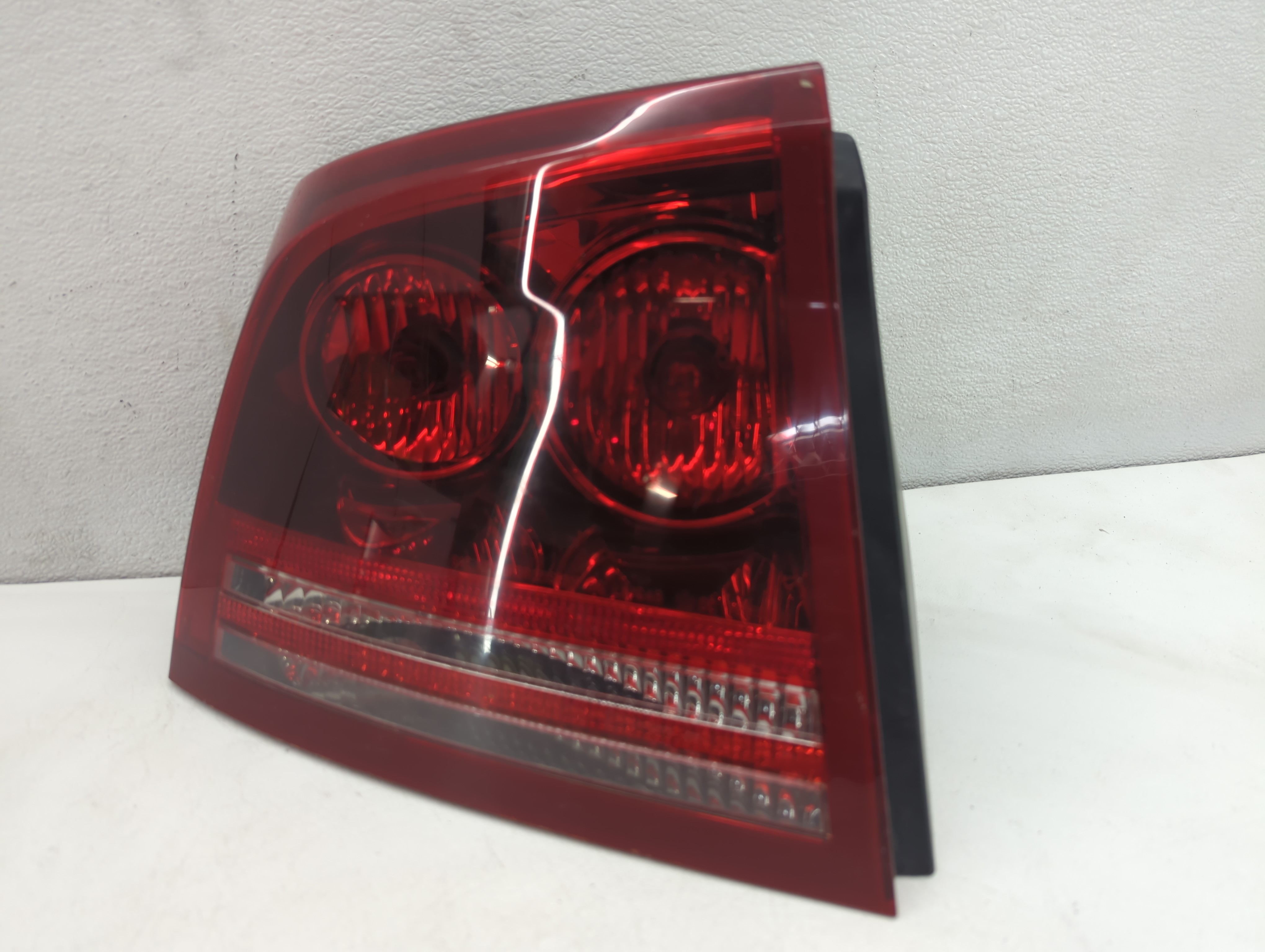 Picture of 2006-2008 Dodge Charger Driver Left Side Tail Light Taillight Oem 678183