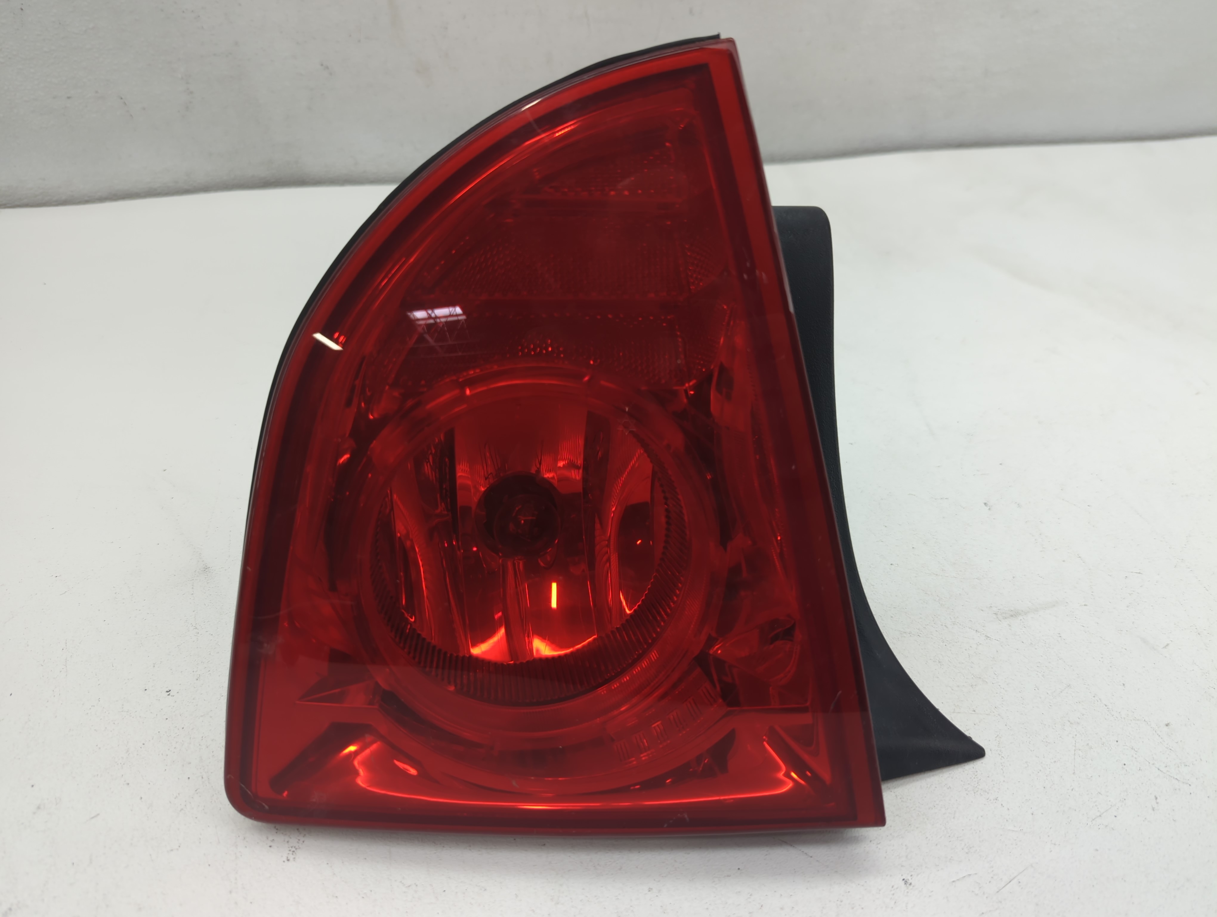 Chevrolet Malibu Driver Left Side Tail Light Taillight Oem 678313 - Oemusedautoparts1.com